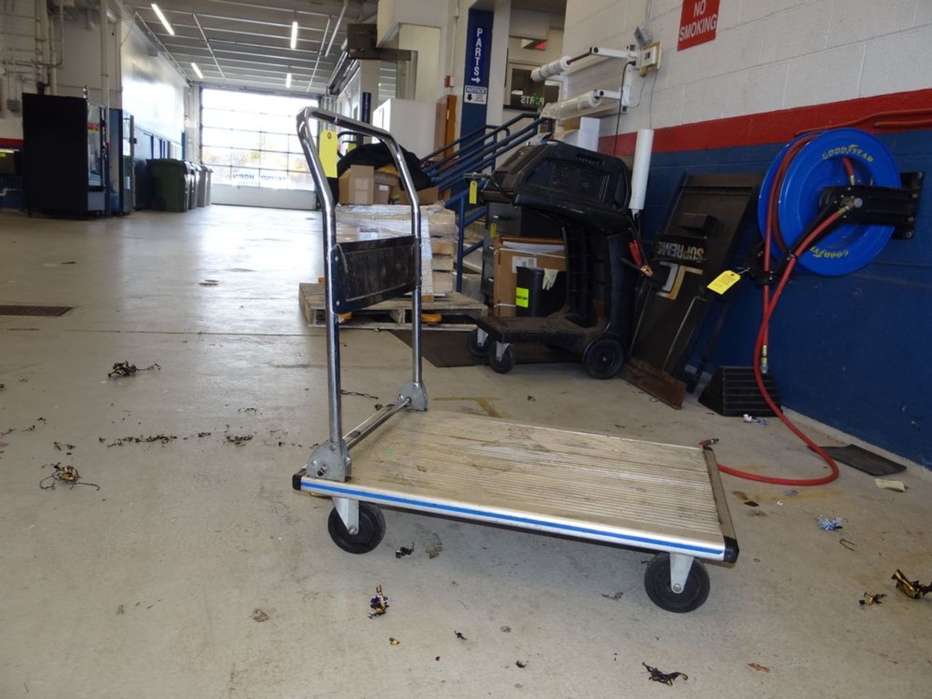 (1) Rolling Platform Cart 24" X 36"