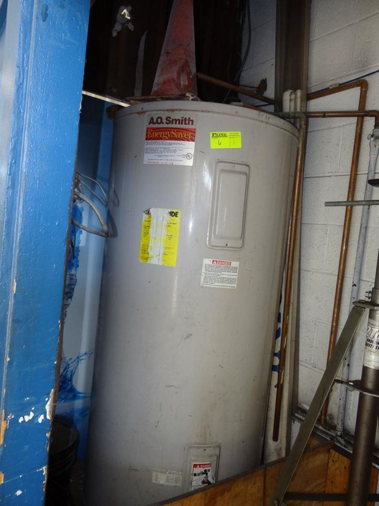 (1) A.O. Smith Pes 120 918 Water Heater 150 PSI. 119 Gallon Capacity. S/N ME032466040918. 220-240