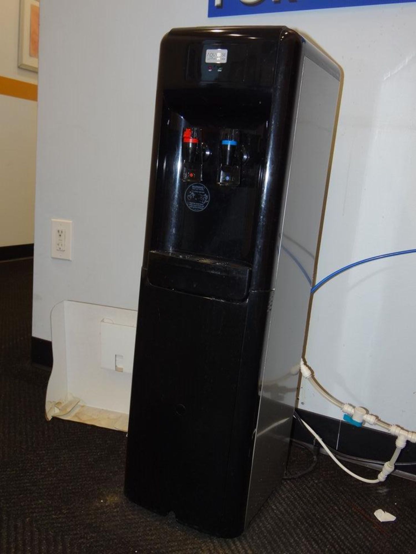 (1) Aqverse D17AO Waterless Water Cooler