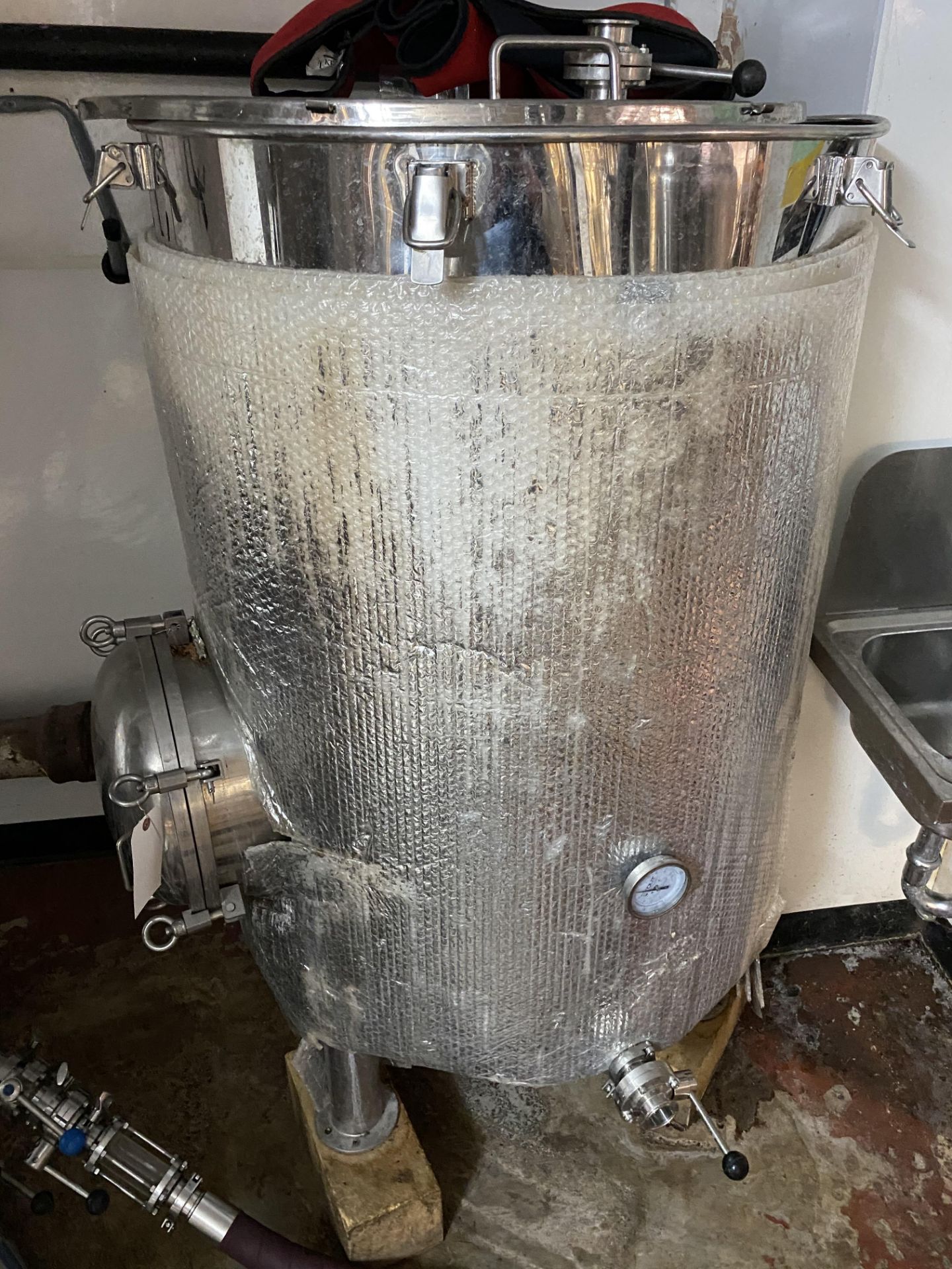 Pressurized Stainless Steel Vessel - Wrap seen in pic is just standard bubble wrap - Image 2 of 2