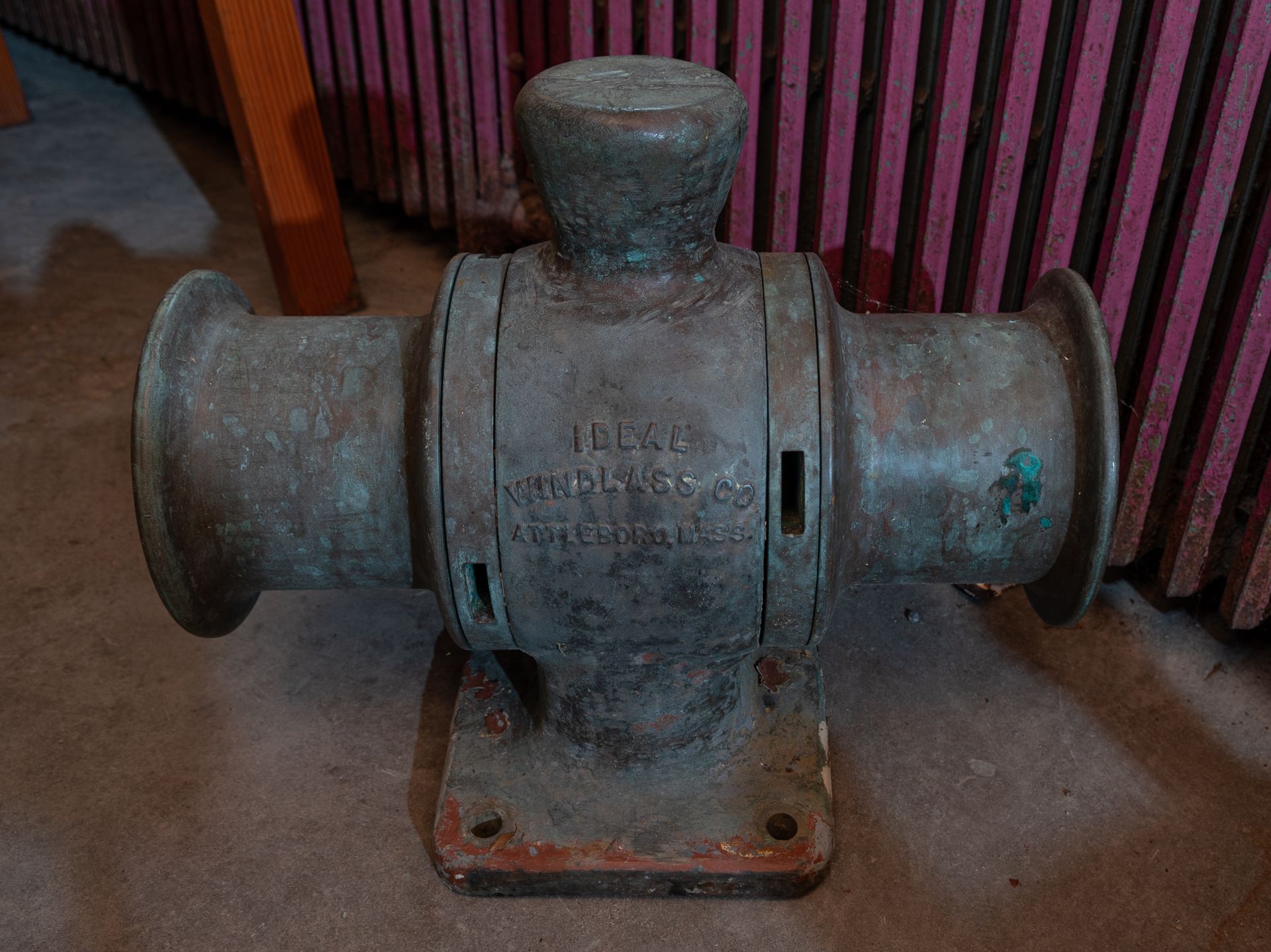 Ideal Windlass Co Attleboro Ma 19"x8"