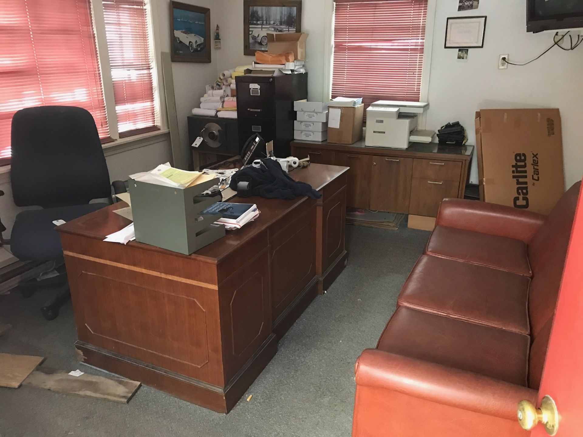 {LOT} Couch, Desk, Files, Chairs