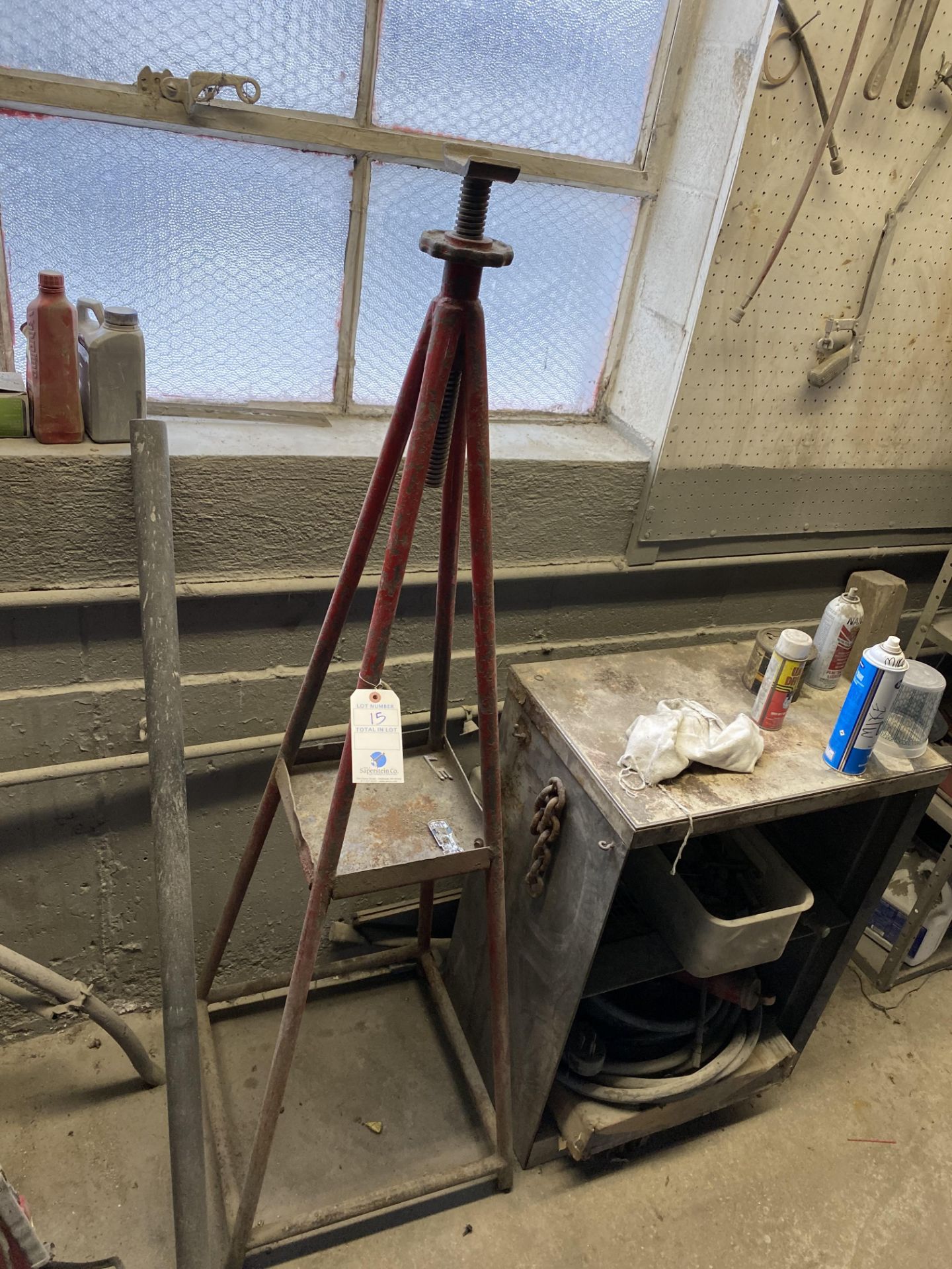 Adjustable Height Jack Stand