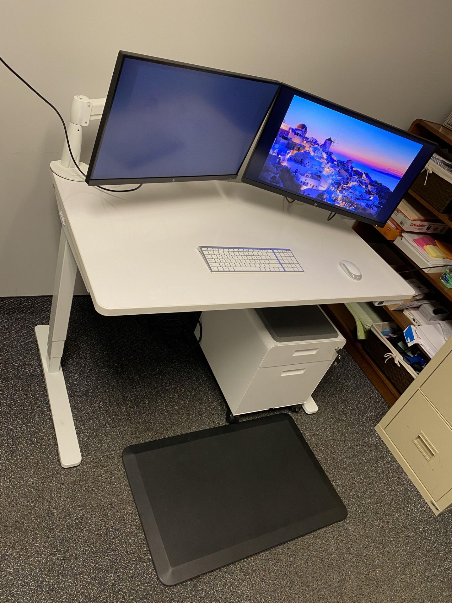 {LOT} Uplift 4' Ergonomic Desk w/(2) HP Z27 27" Ultra HD 4K Monitors, 2 Mounts - SEE DESC - Image 4 of 8