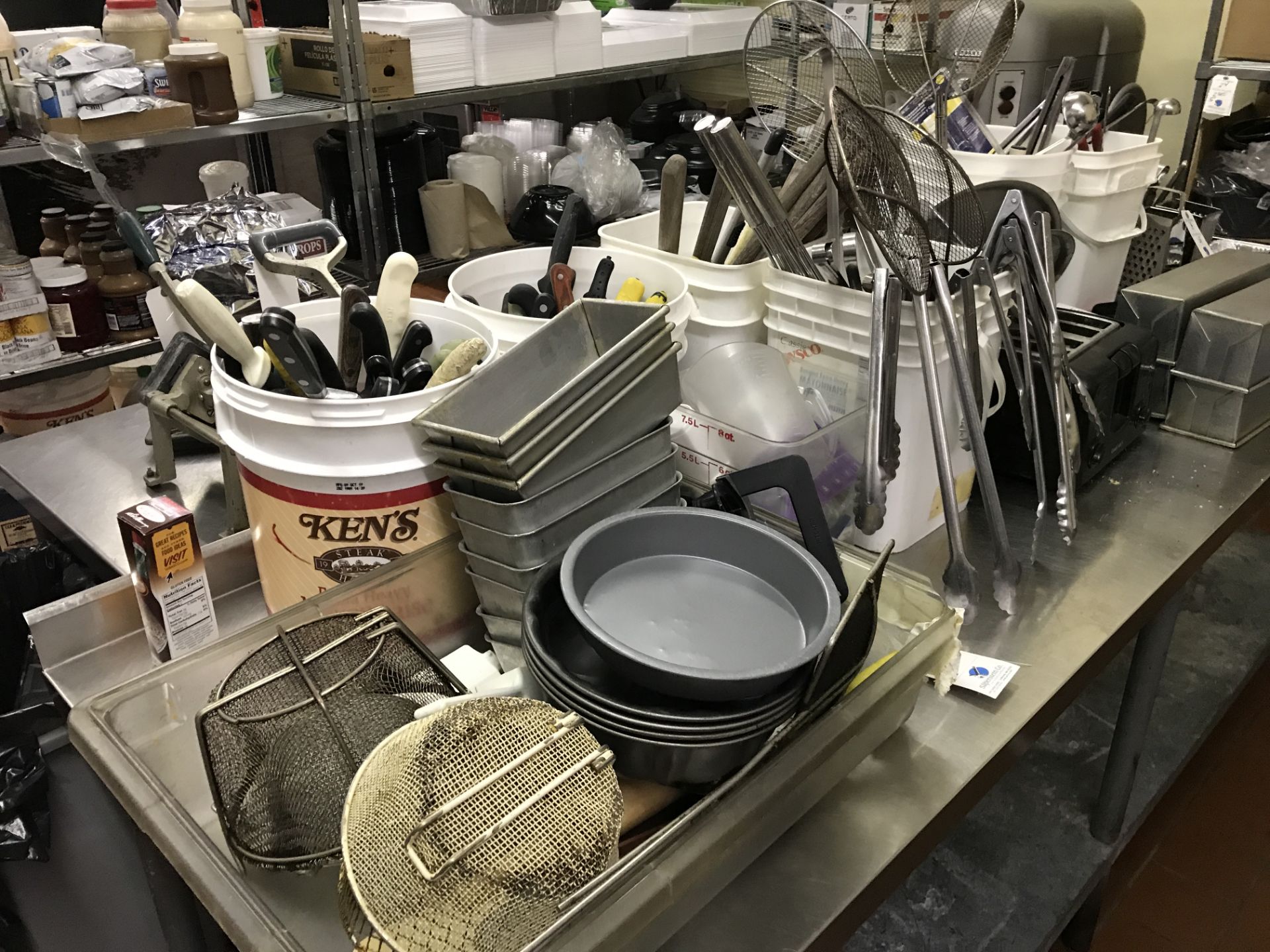 {LOT} Large Quantity of Utensils in Buckets c/o: Knives, Strainers, Inserts, Etc. - Image 2 of 3