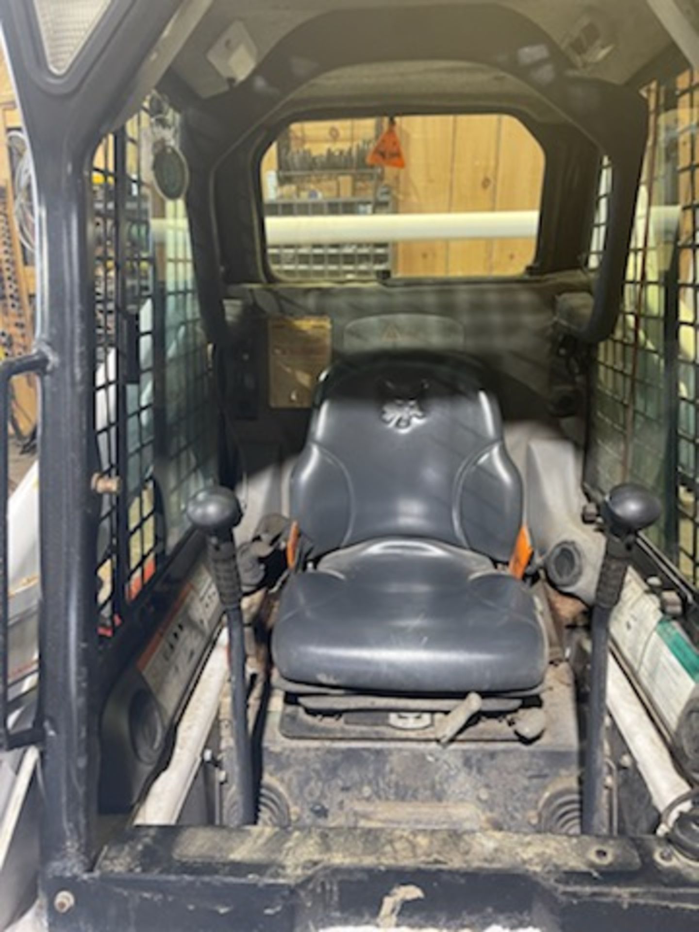 Bobcat S185 Rubber Tired Skid Steer, 961 Hours, Heat/AC, Windshield, Good Glass Machine Runs, 68"Buc - Image 7 of 20