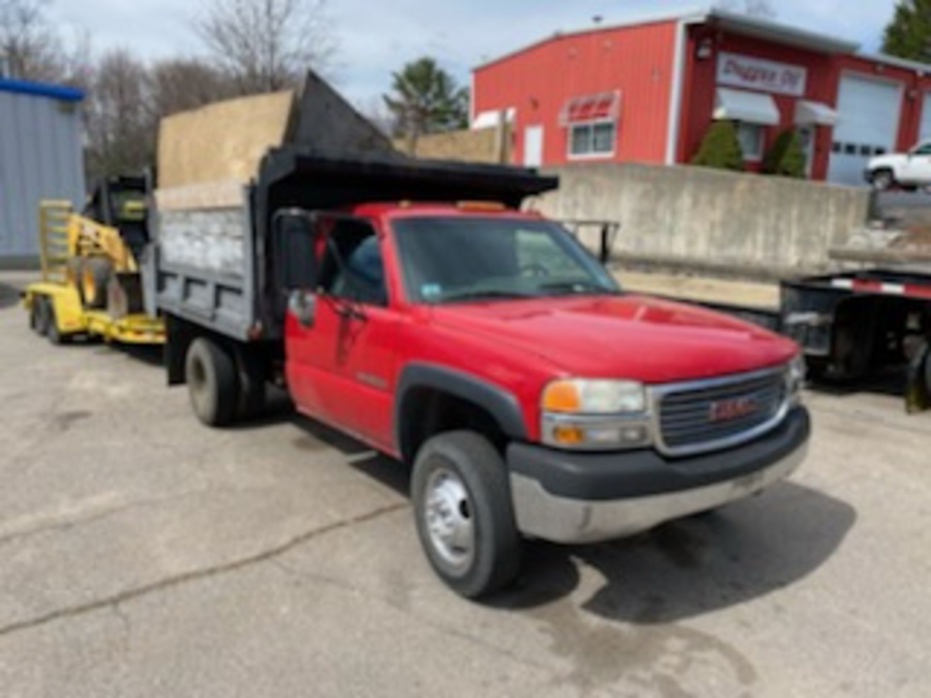 2001 GMC 3500 Sierra 6 Wheel Dump Truck, v8 Gas, Automatic, 4x4, Odom: 182,000, Truck Runs See desc