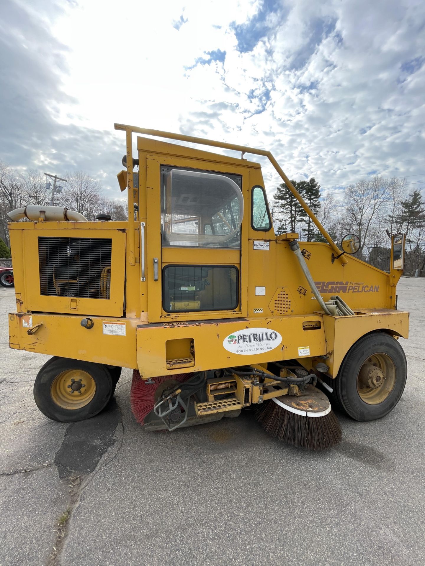 Elgin Premier Pelican Series P Commercial Street Sweeper, 4 Cyl. John Deere Diesel, Odom: 35,560 See - Image 6 of 16