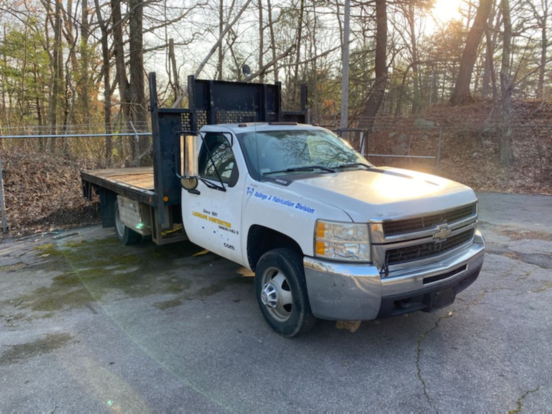 2008 Chevy #3500 HD 6-Wheel Diesel 14' Wood Deck Flatbed Stake Body w/Liftgate, Automatic SEE DESC