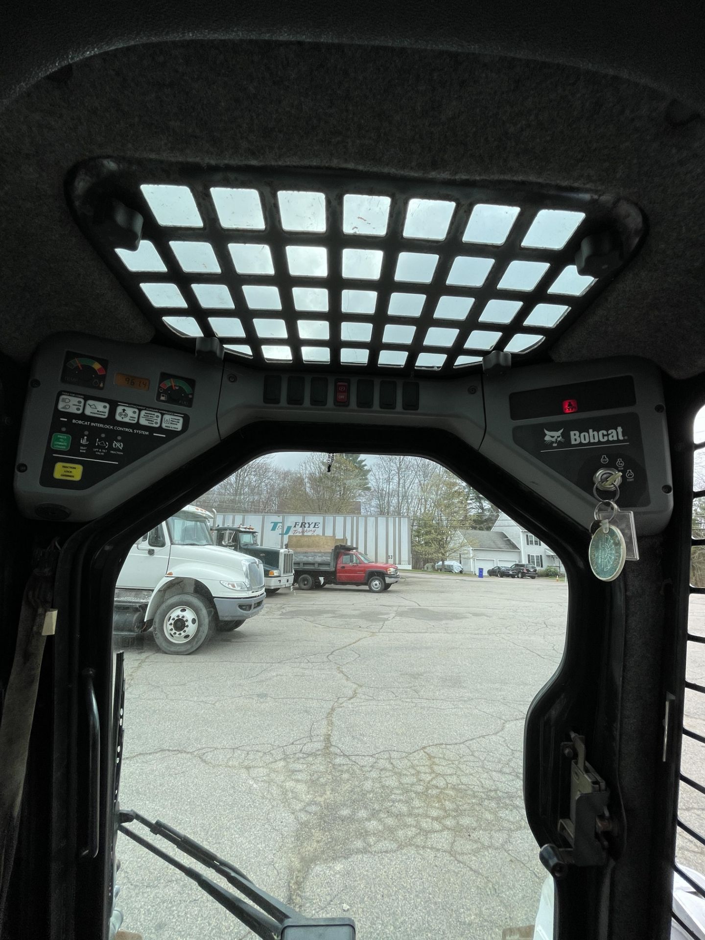 Bobcat S185 Rubber Tired Skid Steer, 961 Hours, Heat/AC, Windshield, Good Glass Machine Runs, 68"Buc - Image 17 of 20