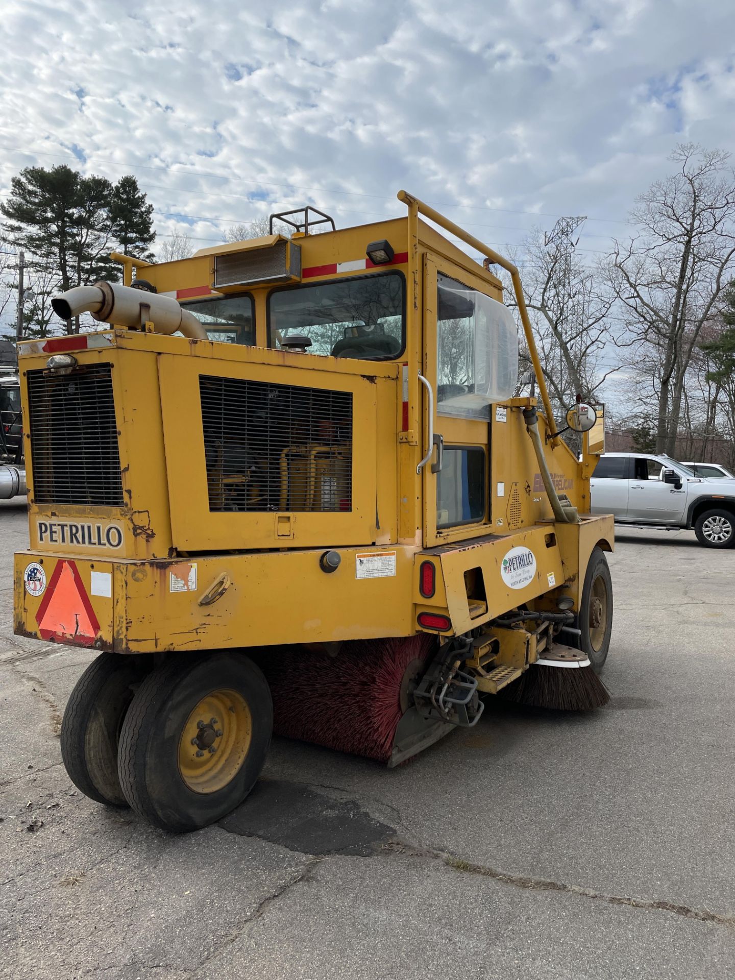 Elgin Premier Pelican Series P Commercial Street Sweeper, 4 Cyl. John Deere Diesel, Odom: 35,560 See - Image 5 of 16