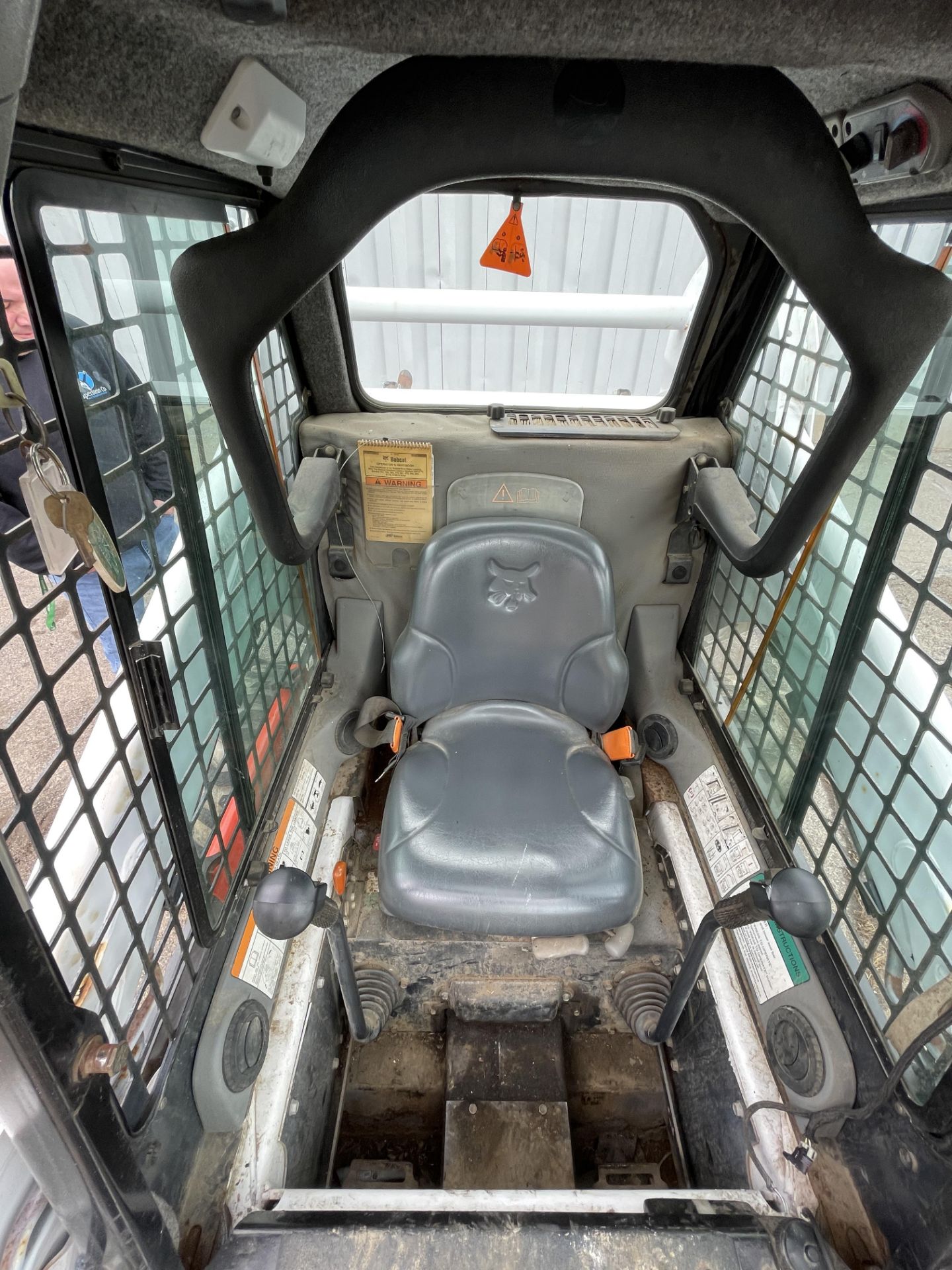 Bobcat S185 Rubber Tired Skid Steer, 961 Hours, Heat/AC, Windshield, Good Glass Machine Runs, 68"Buc - Image 20 of 20