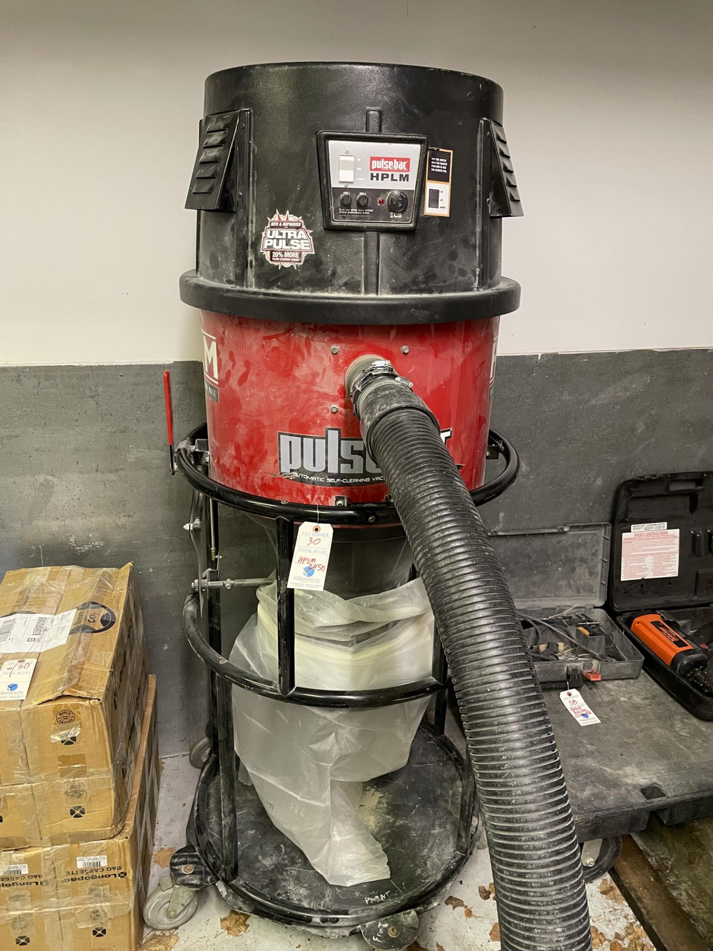 Pulse-Bac HPLM #2450 vacuum System w/ Stand, Hose, And Bags