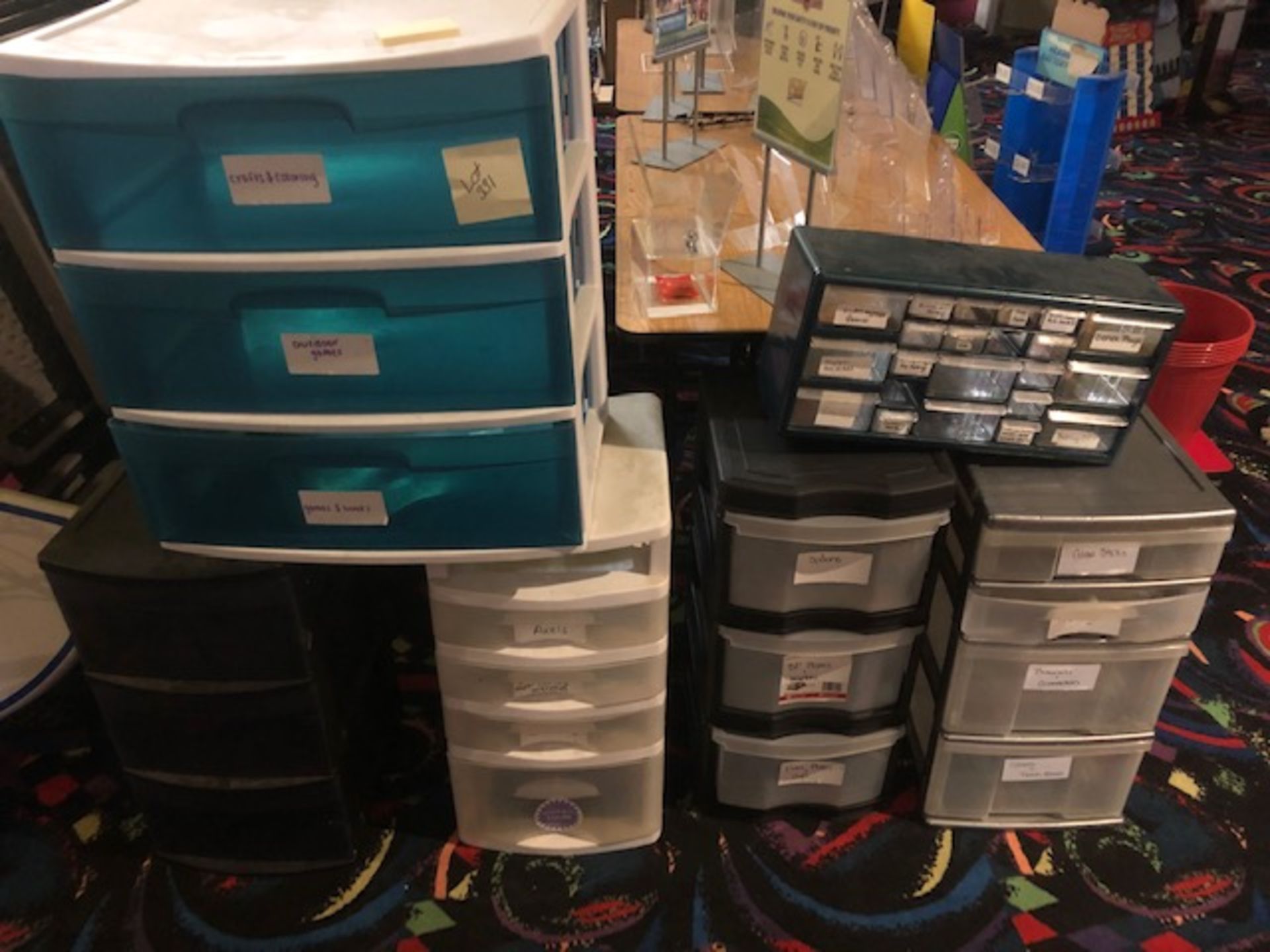 {LOT} Assorted plastic storage drawer units