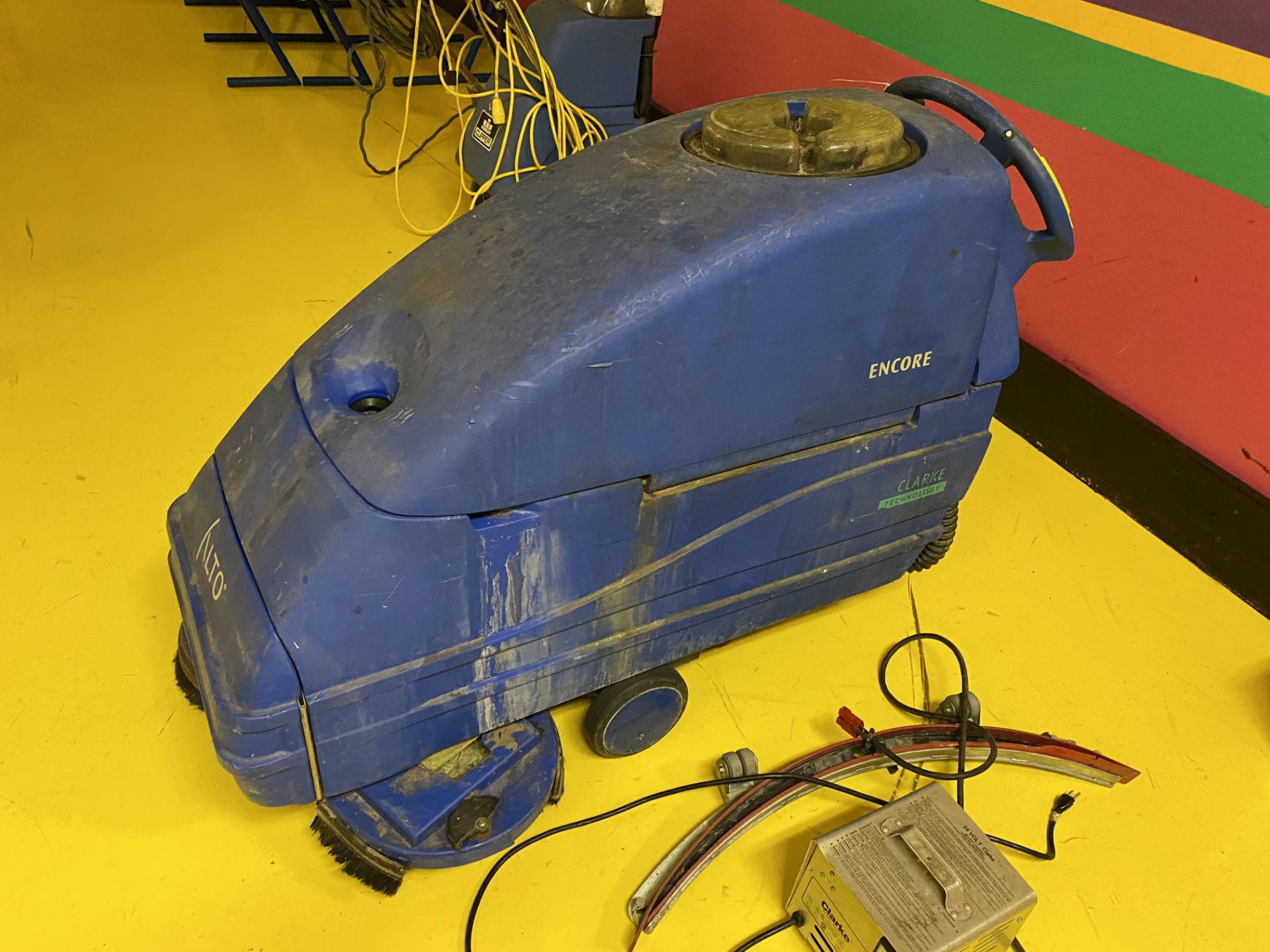 Clarke Encore #L2426 Variable Speed Walk Behind Electric Floor Machine w/Charger - Image 4 of 4