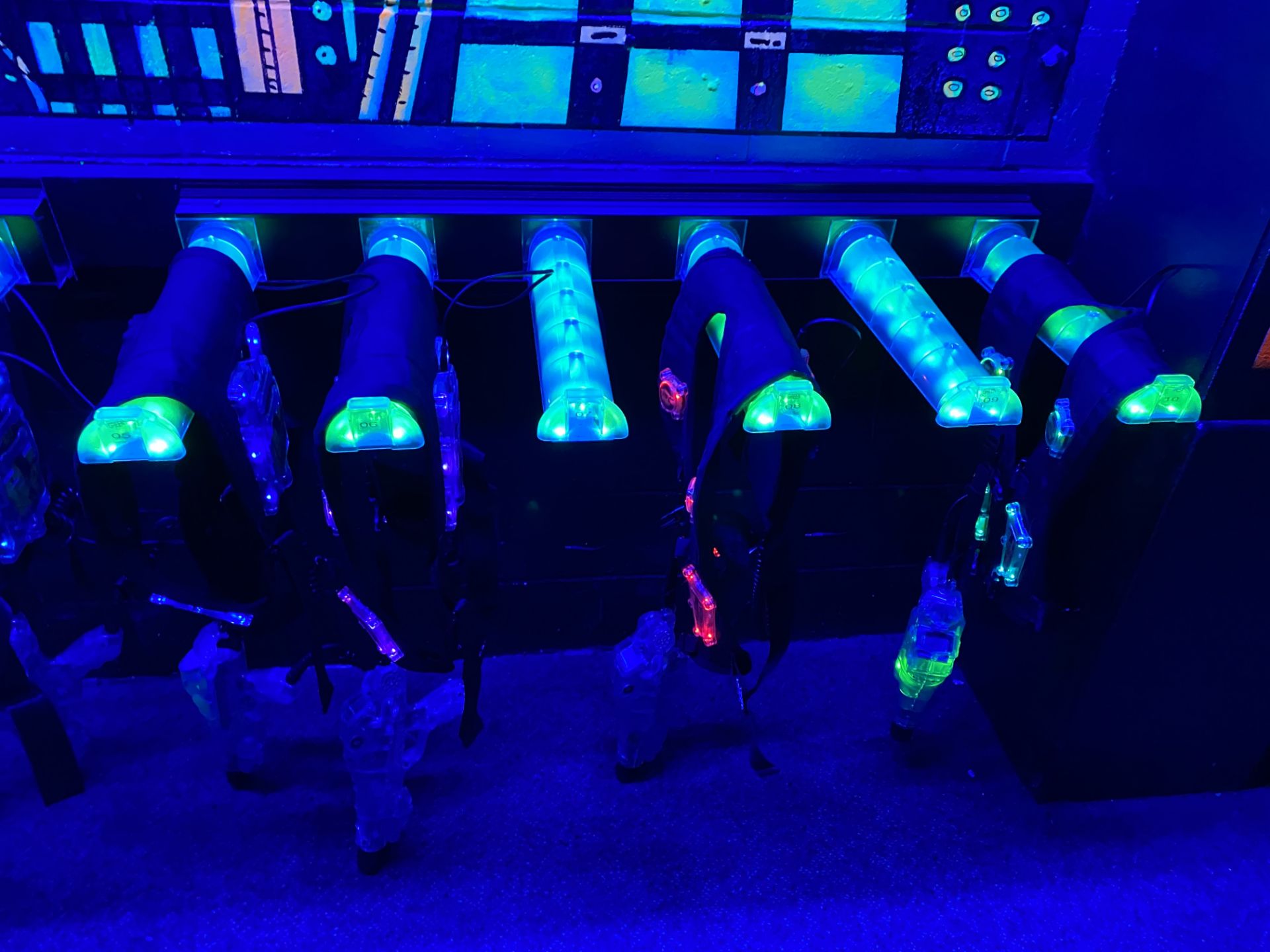 {LOT} Laser Tag Setup c/o: (18) Rift Guns w/(18) Rift Vests, Rift Charging System & Controller - Image 3 of 7