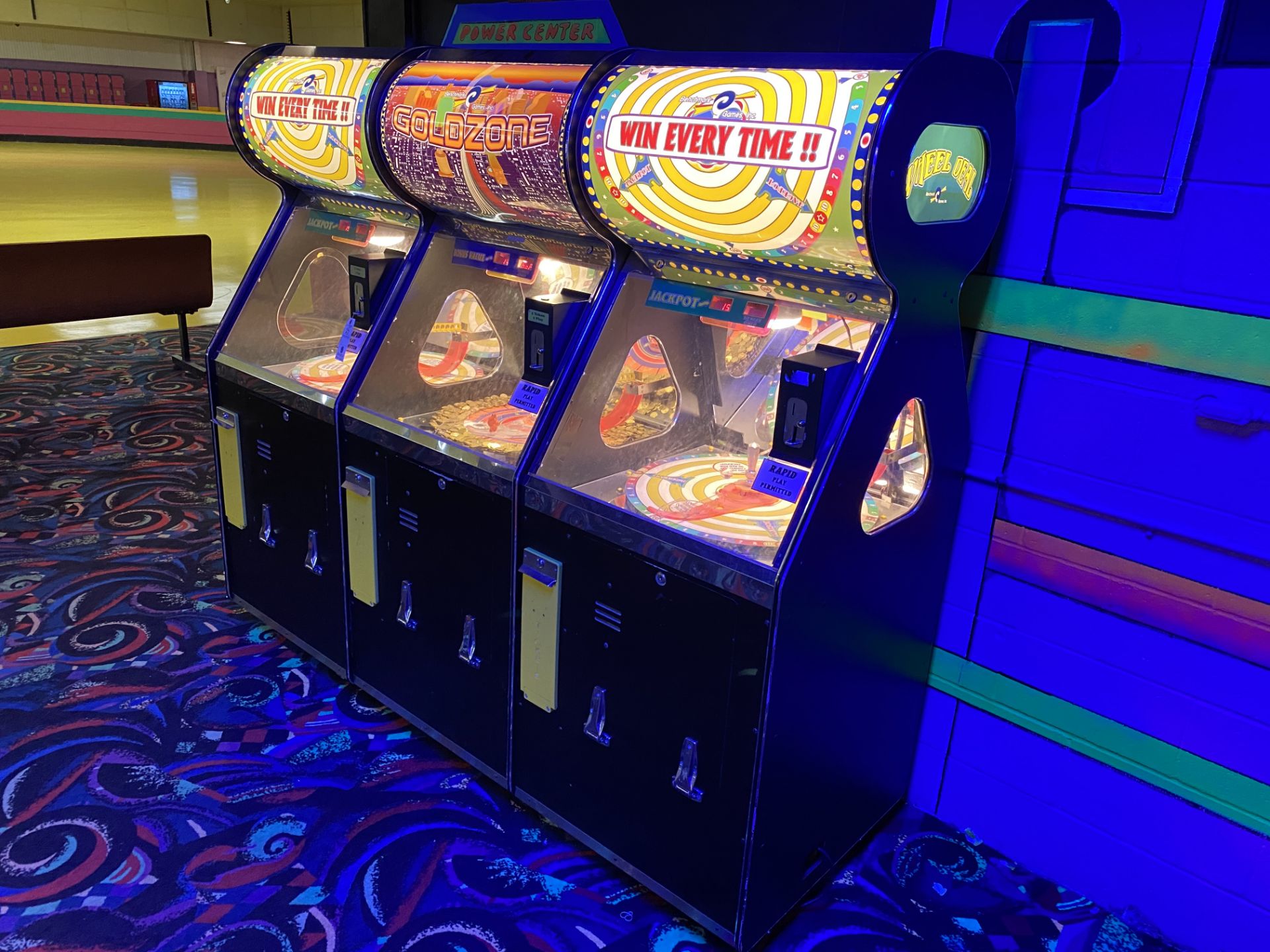 Benchmark Games Wheel Deal 3 Bank Spinning Jackpot Game Token/Coin Operated w/Ticket Dispenser - Image 3 of 6