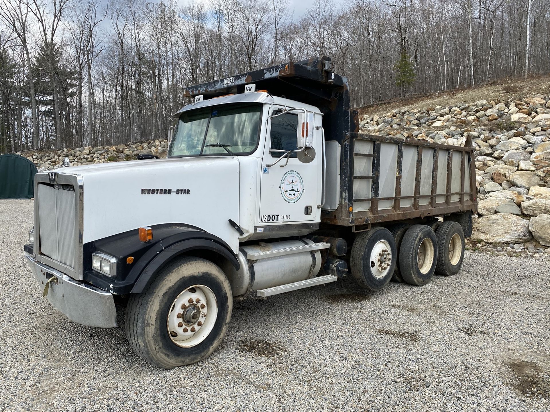 2000 Western Star 12 Wheel Dump w/ Drop Axle, Cat Diesel C10 6 CYL. 78,000 GVWR, ODOM 323,142,