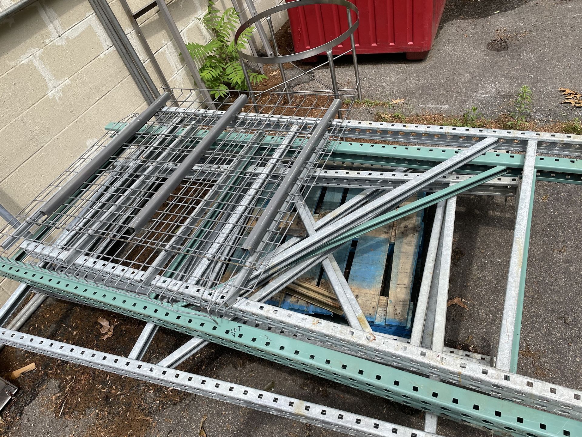 (Lot) Asst. 7' H Pallet Rack Ends (Uprights)