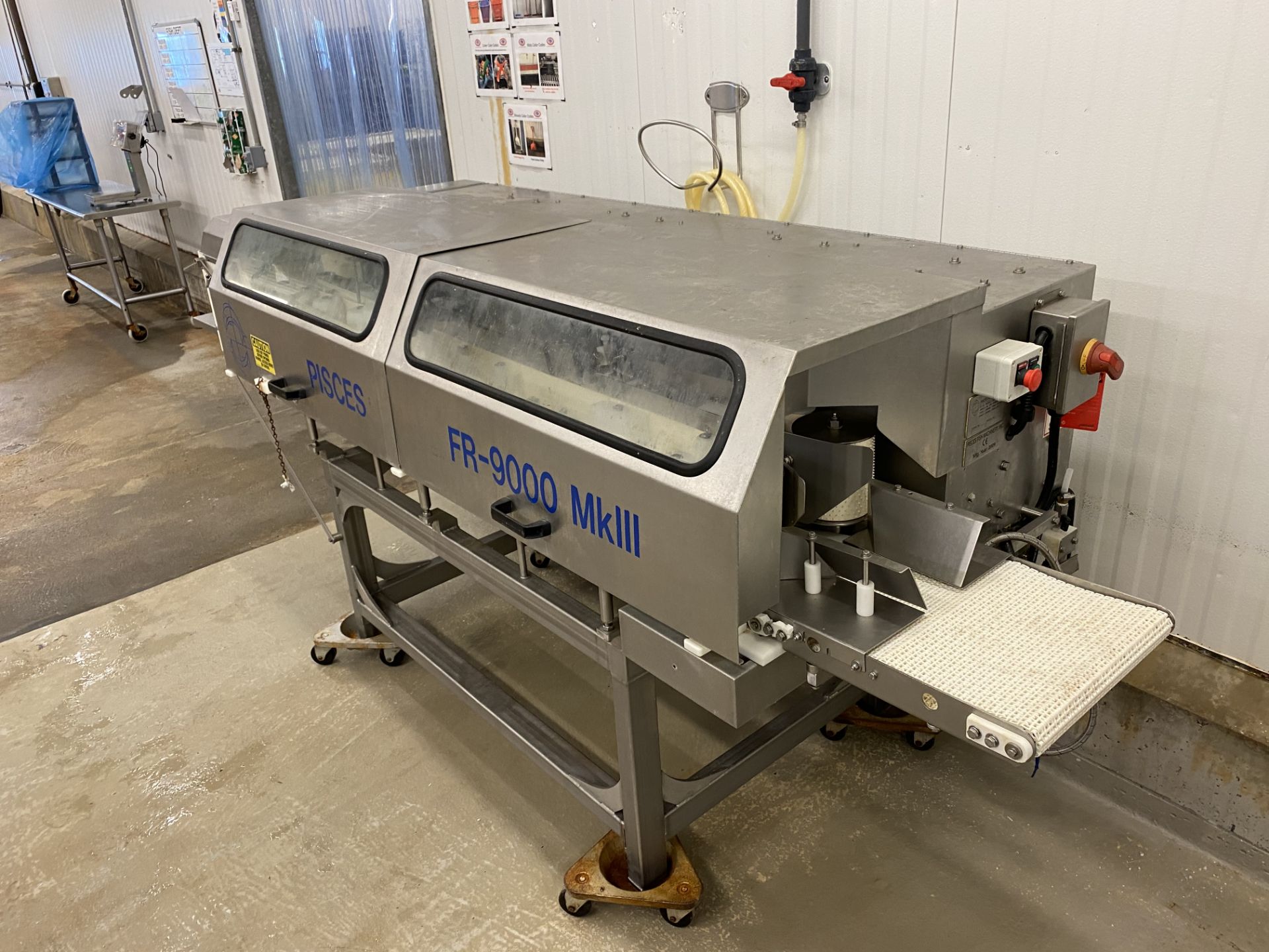 Pisces #FR9000 MKII Salmon Splitter MFG 2009 Dual 9"+11" Blades w/ Touch Panel Control SN# 1892 - Image 8 of 10