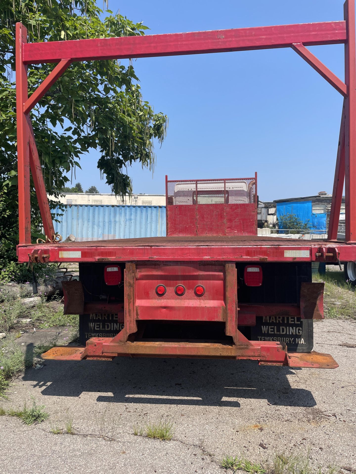 2004 Volvo 10 Wheel Flat Bed Truck, 6 Cylinder, 12L Diesel, 26' Flat Bed, Dual Rear Axle, Mount - Image 3 of 3