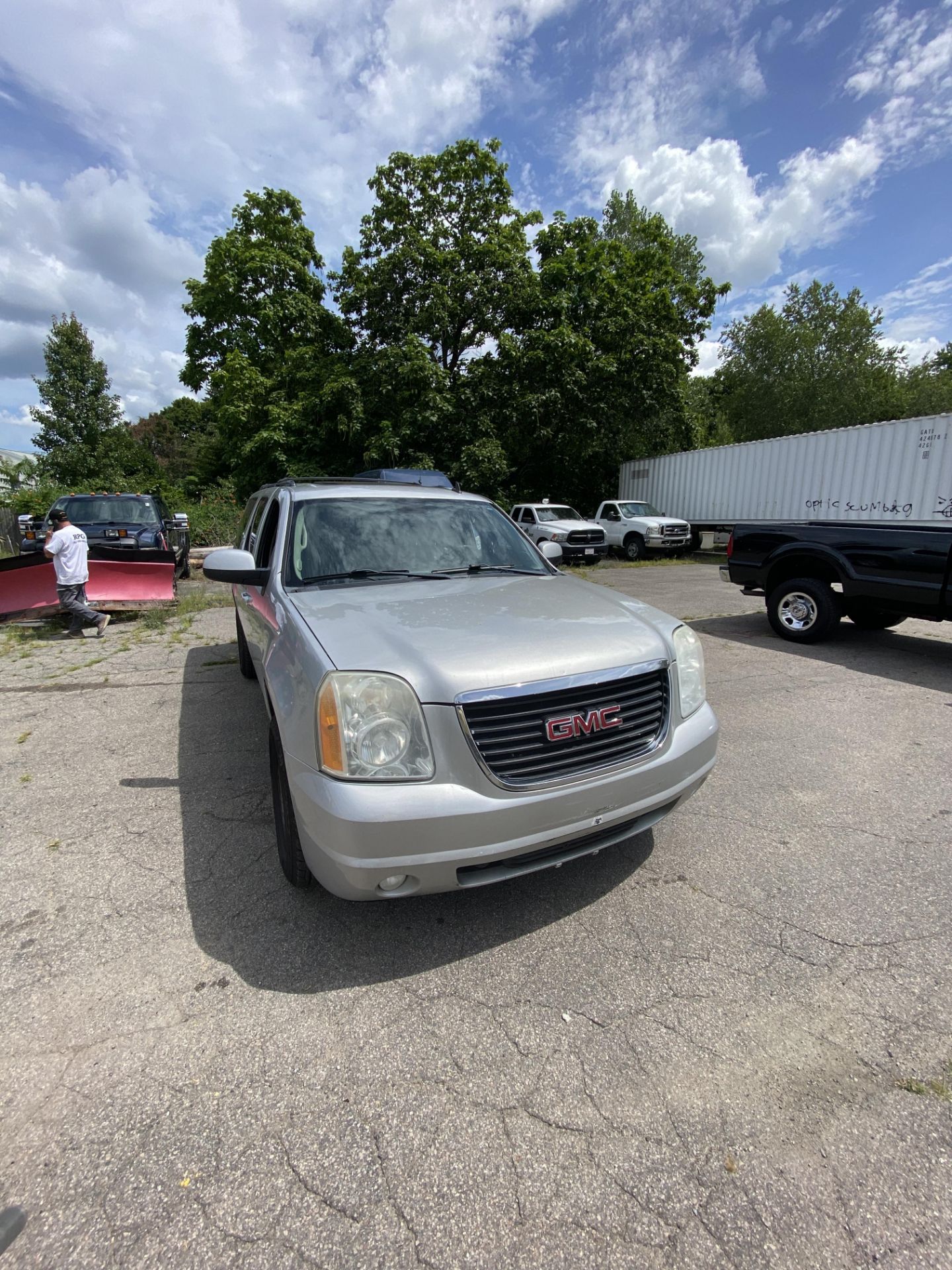 2010 GMC Yukon XL SLT - SUV - Vin: 1GKUKKE38AR171879 - Leather - Miles - 81,787 - Power Seats - - Image 2 of 6