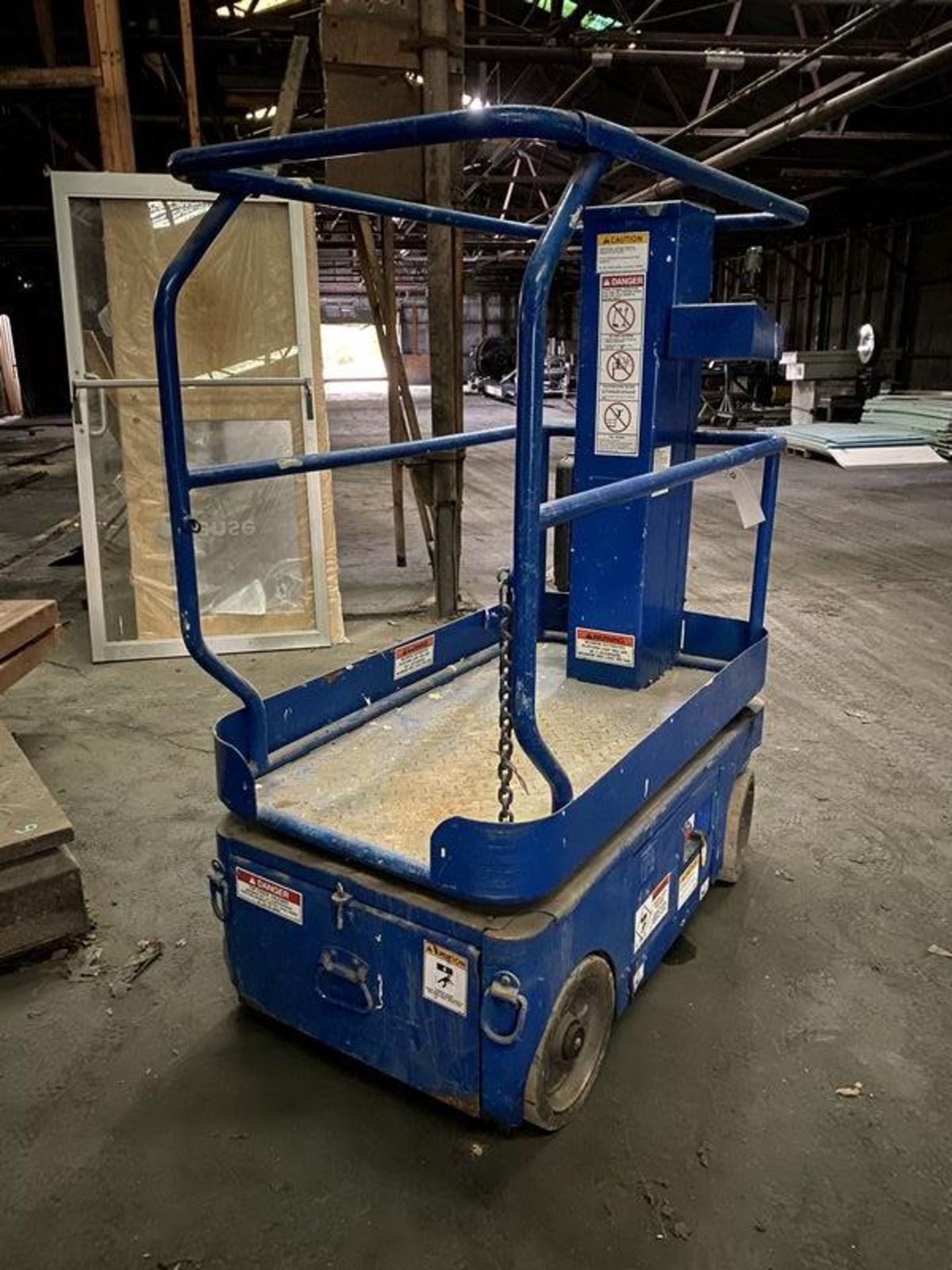 Upright TM 12 Lift