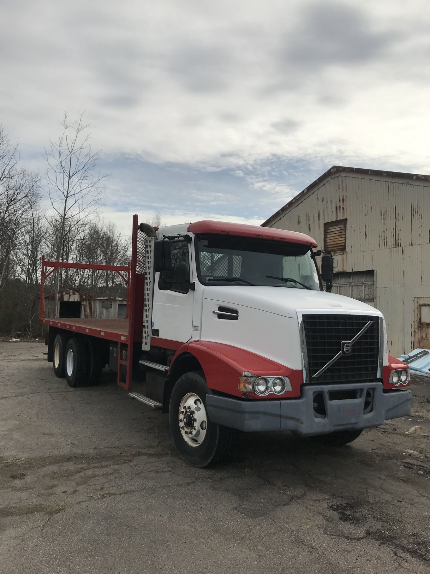 2004 Volvo 10 Wheel Flat Bed Truck, 6 Cylinder, 12L Diesel, 26' Flat Bed, Dual Rear Axle, Mount