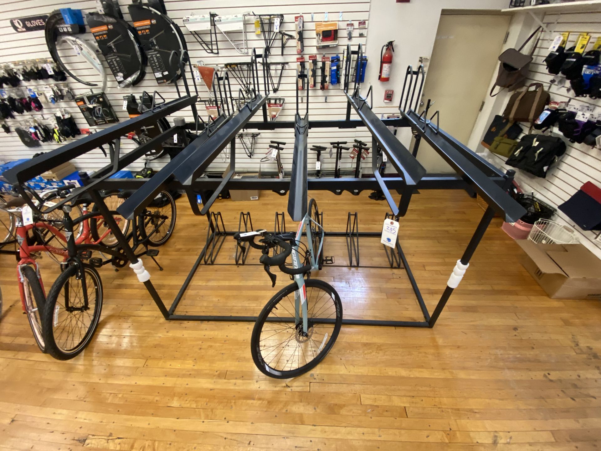 Double Stacked 12 Bike Display Case - Image 2 of 2
