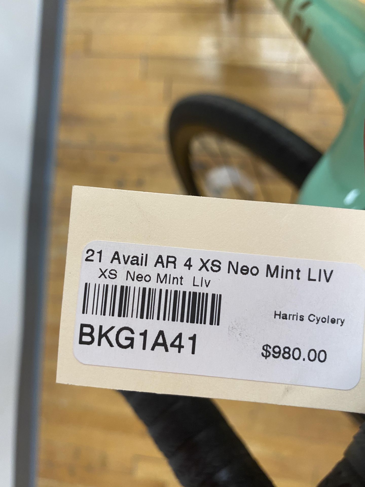 LIV Avail AR 4XS Neo Mint $980 - Image 2 of 2