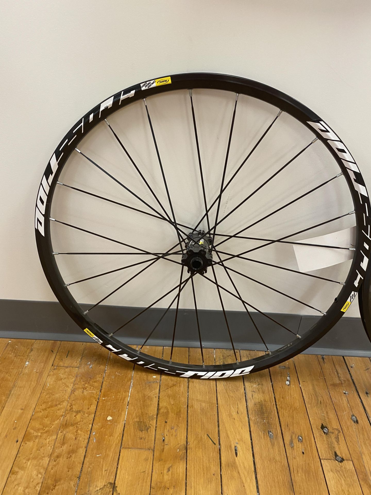 (2) Mavic Crossride Wheel Set Xride 26" $300 Retail - Image 2 of 4