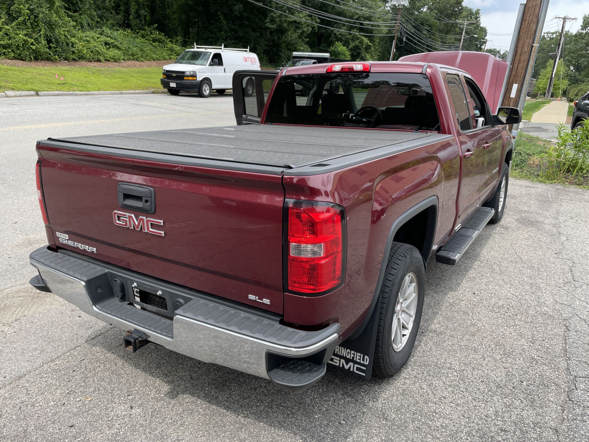 2014 GMC Sierra Z71 1500 SLE 4 Door Pickup, Solid Tonneau V8 Gas, 5.3L, 4 x 4, Odom: 91,012 - Image 3 of 14