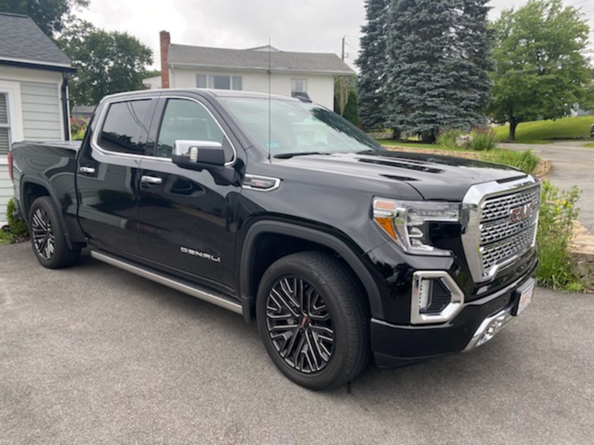 2019 GMC Denali Carbon Pro Pickup Truck, 4 Door, 4x4, 6.2 Liter Gas, Glass Roof, Loaded,Odo:18,436,