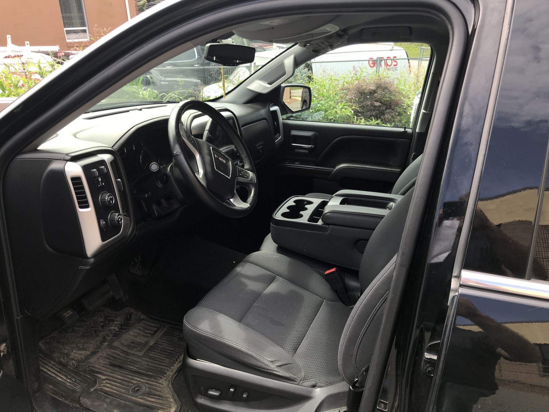 2019 GMC Sierra 1500 Pickup Limited SLE, 4 Door, 4 x 4, 6.2 Liter Gas, Odom: 69,348, Vin#: See Desc. - Image 4 of 6