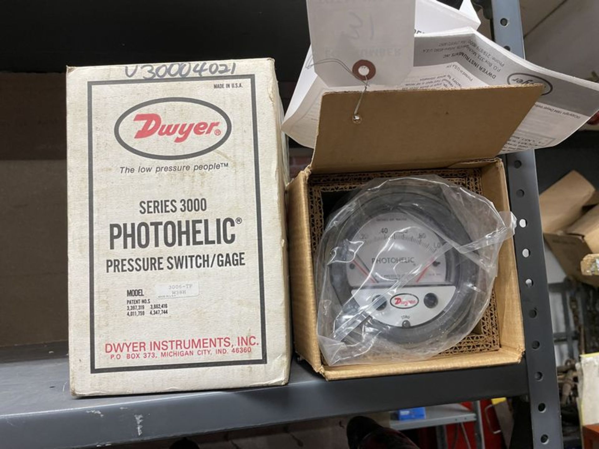 (2) New Dwyer Photohelic Pressure Switch/Gage ( Model 3006-TP ) - Image 3 of 3