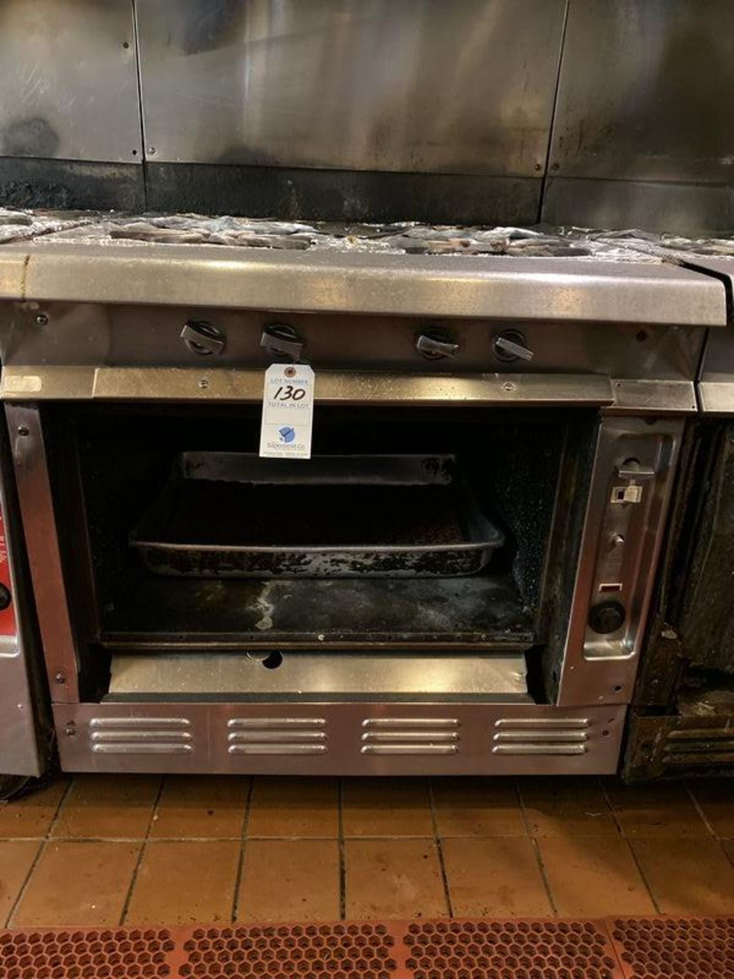 5 Burner Single Oven Gas Range ( Missing 1 Door )