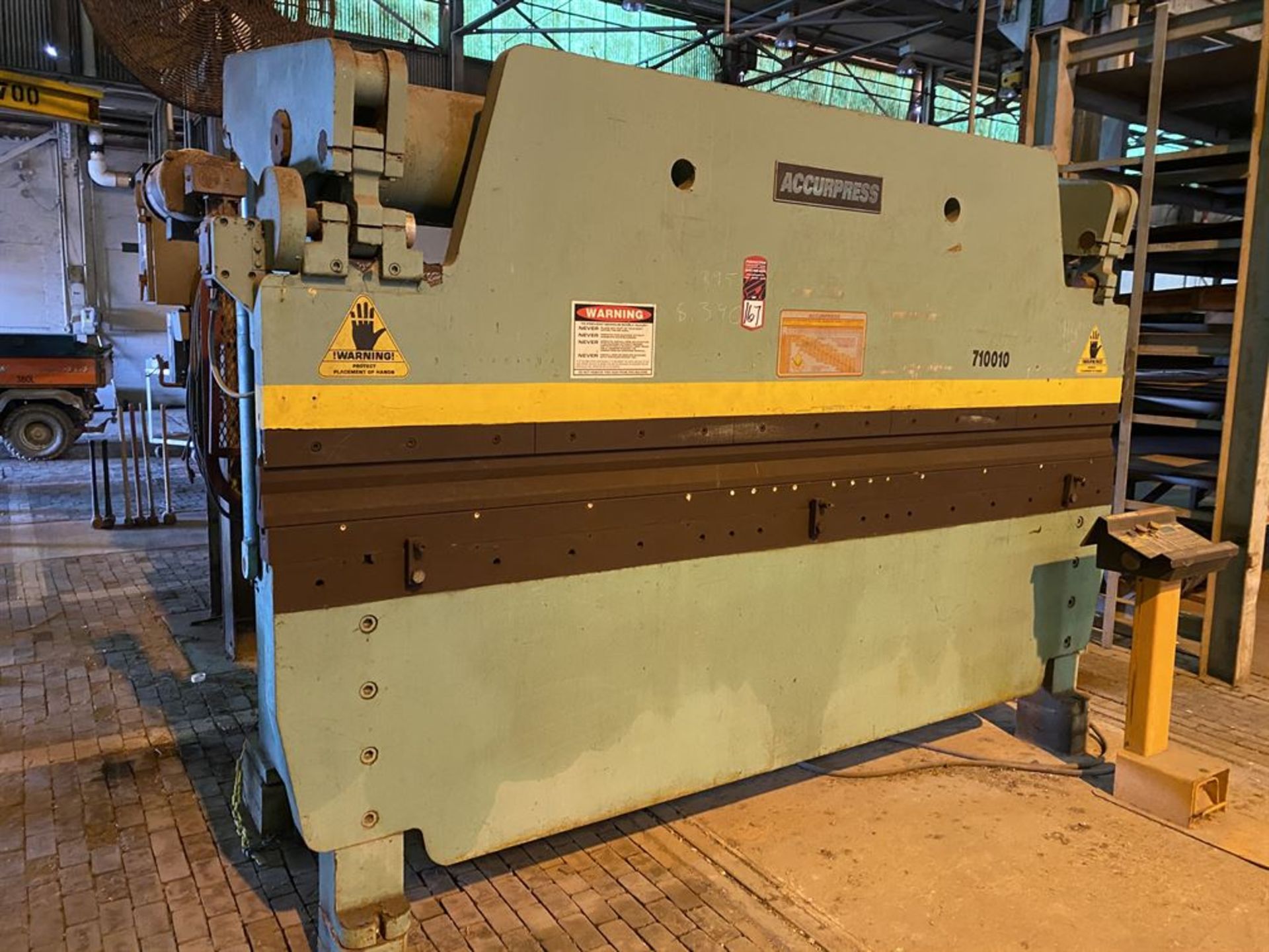 ACCURPRESS 710010 Press Brake, s/n 3986, 100 Ton Capacity, 10’ Bed, 102” Between Housings (Location: