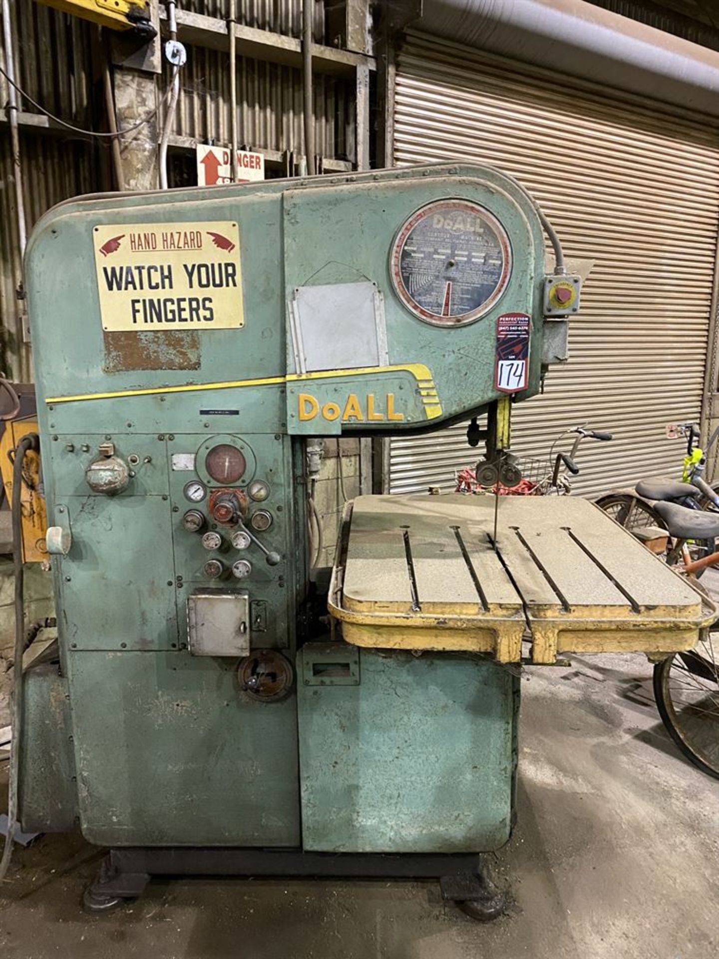 DOALL MP20 Vertical Bandsaw, s/n 3252645 (Location: Machine Shop) - Image 6 of 6