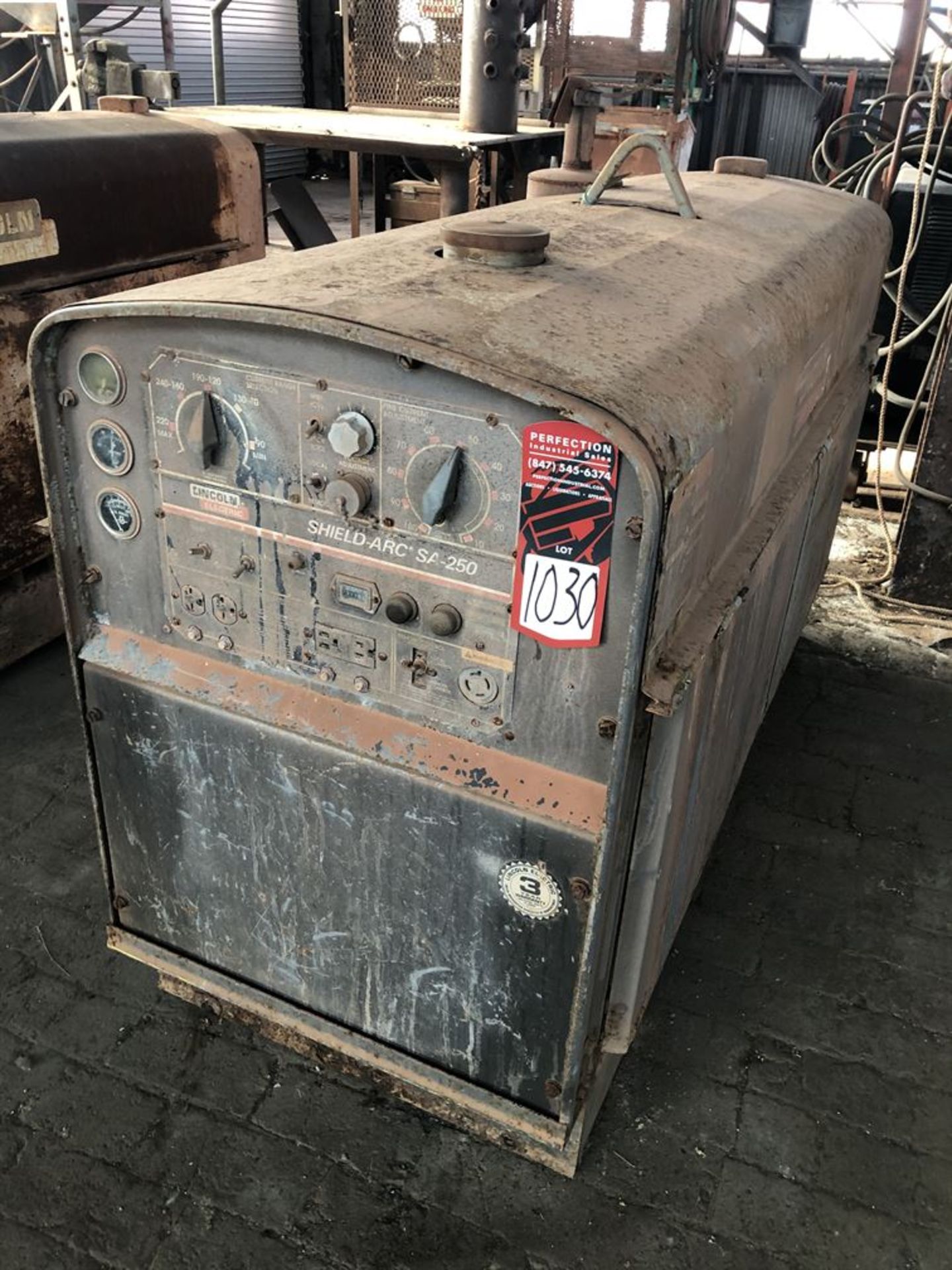 Lincoln Shield-ARC SA-250 Arc Welding Power Source Generator, s/n U1980808479 (Location: Learning