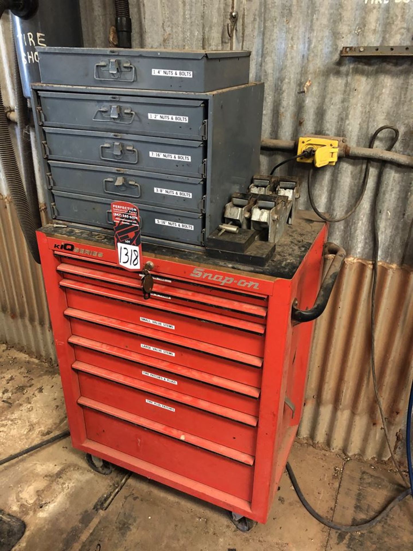 Snap-On 7-Drawer Rolling Tool Box, w/ Contents (Location: Tire Repair Shop)