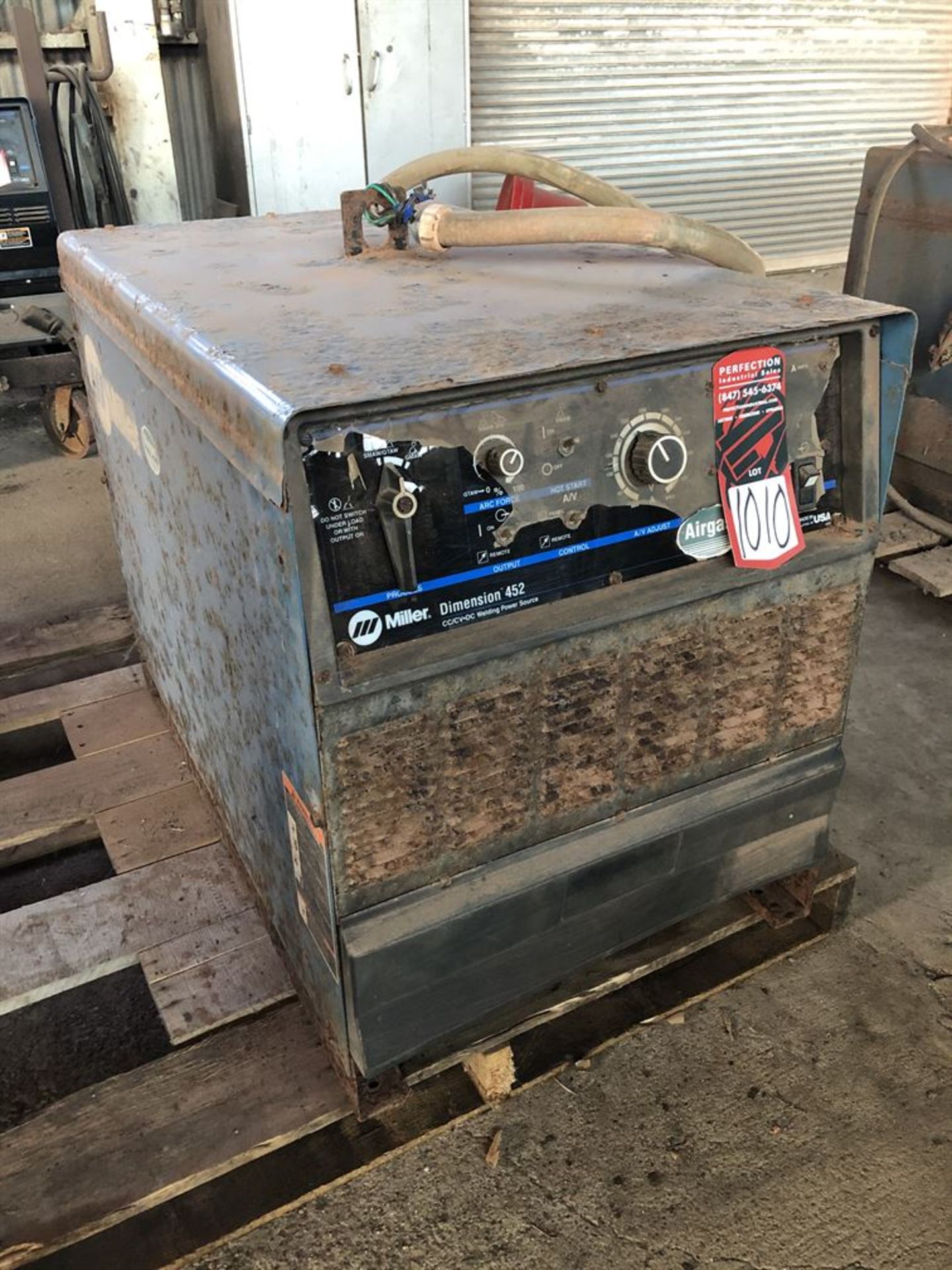 Miller Dimension 452 CC/CV.DC Arc Welding Power Source (Location: Learning Center)