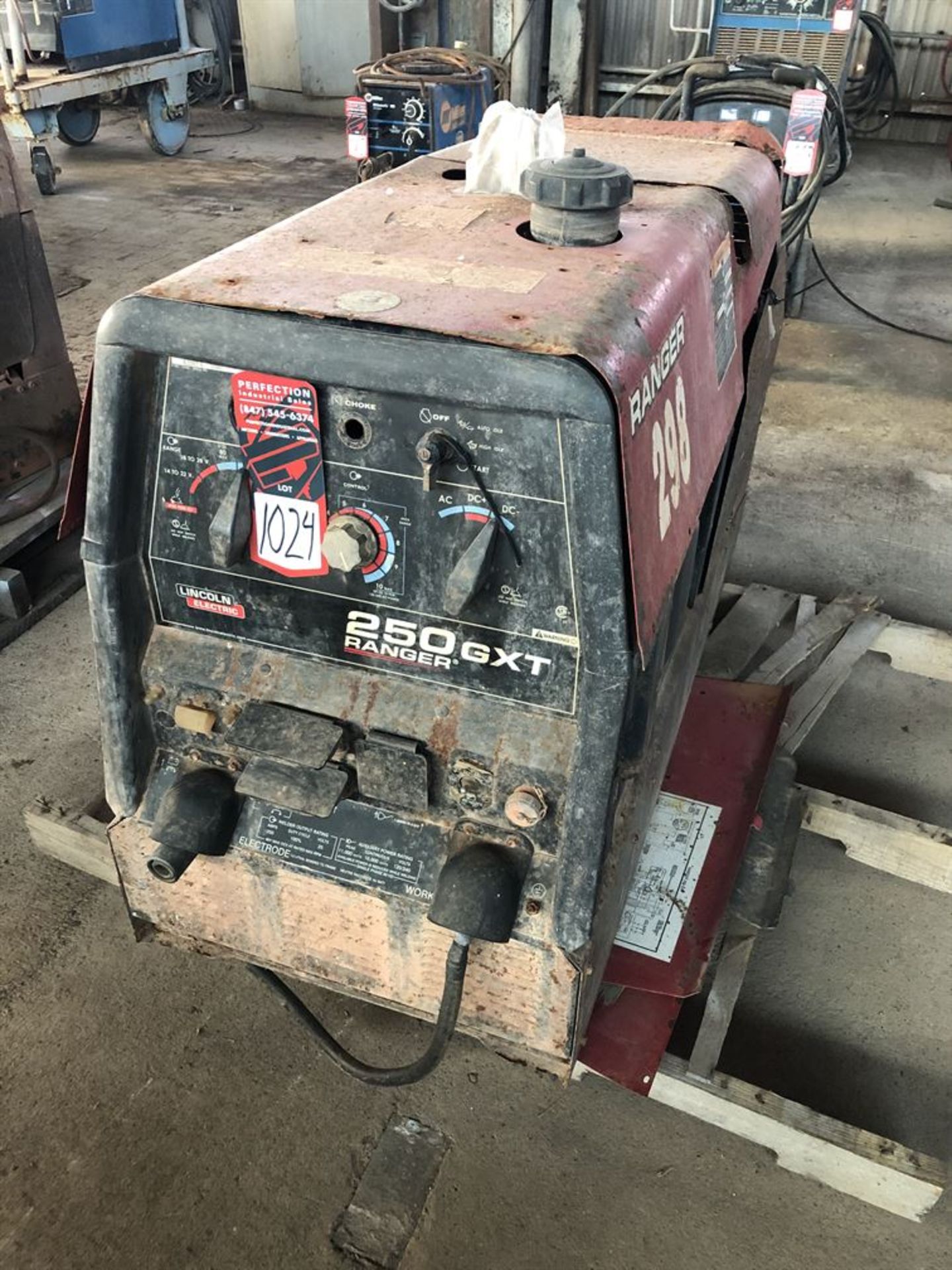 Lincoln 250 GXT Ranger Welding Power Source Generator (Location: Learning Center)