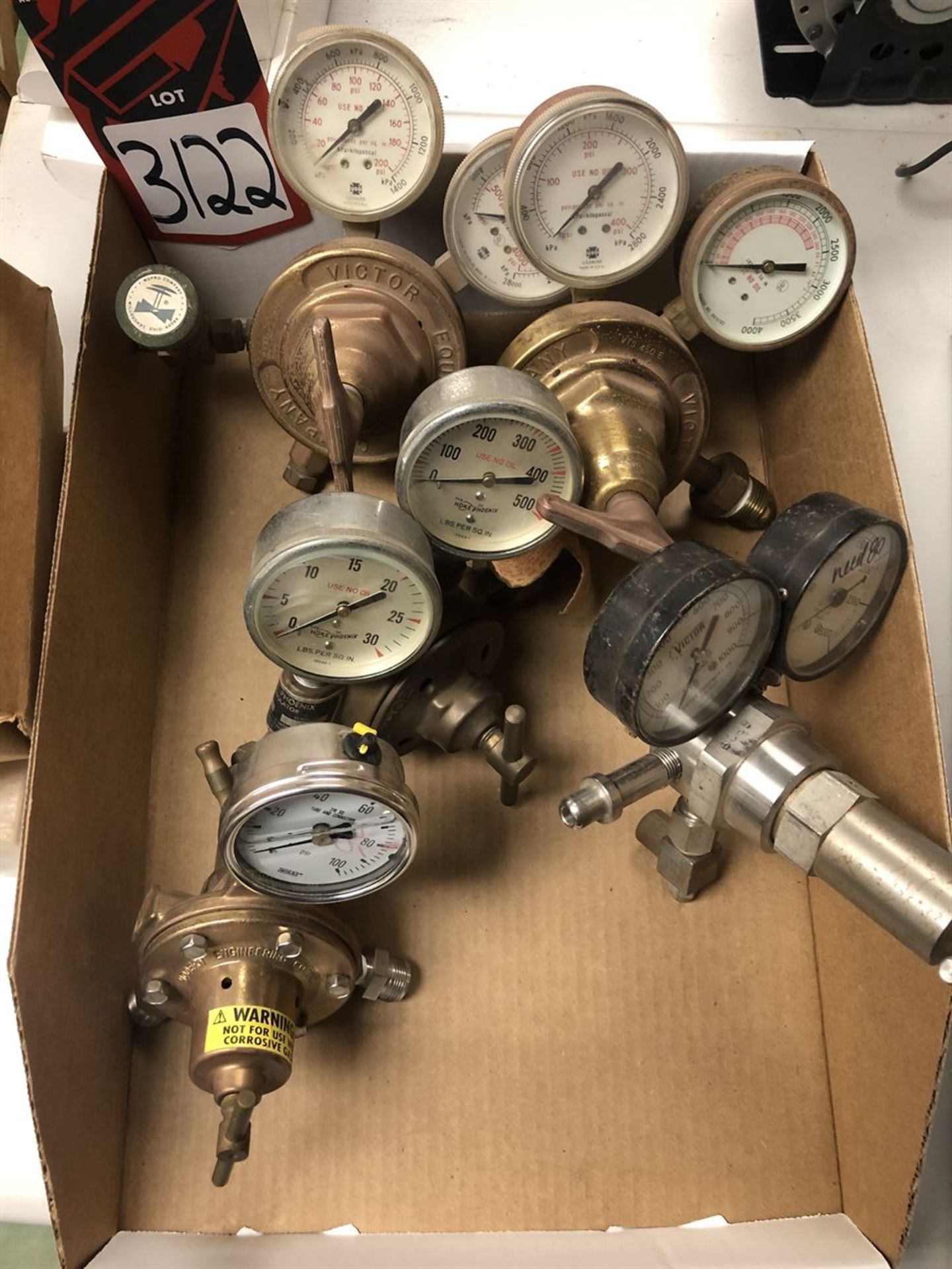 Lot of Assorted Regulators (Location: Metallurgical Lab)