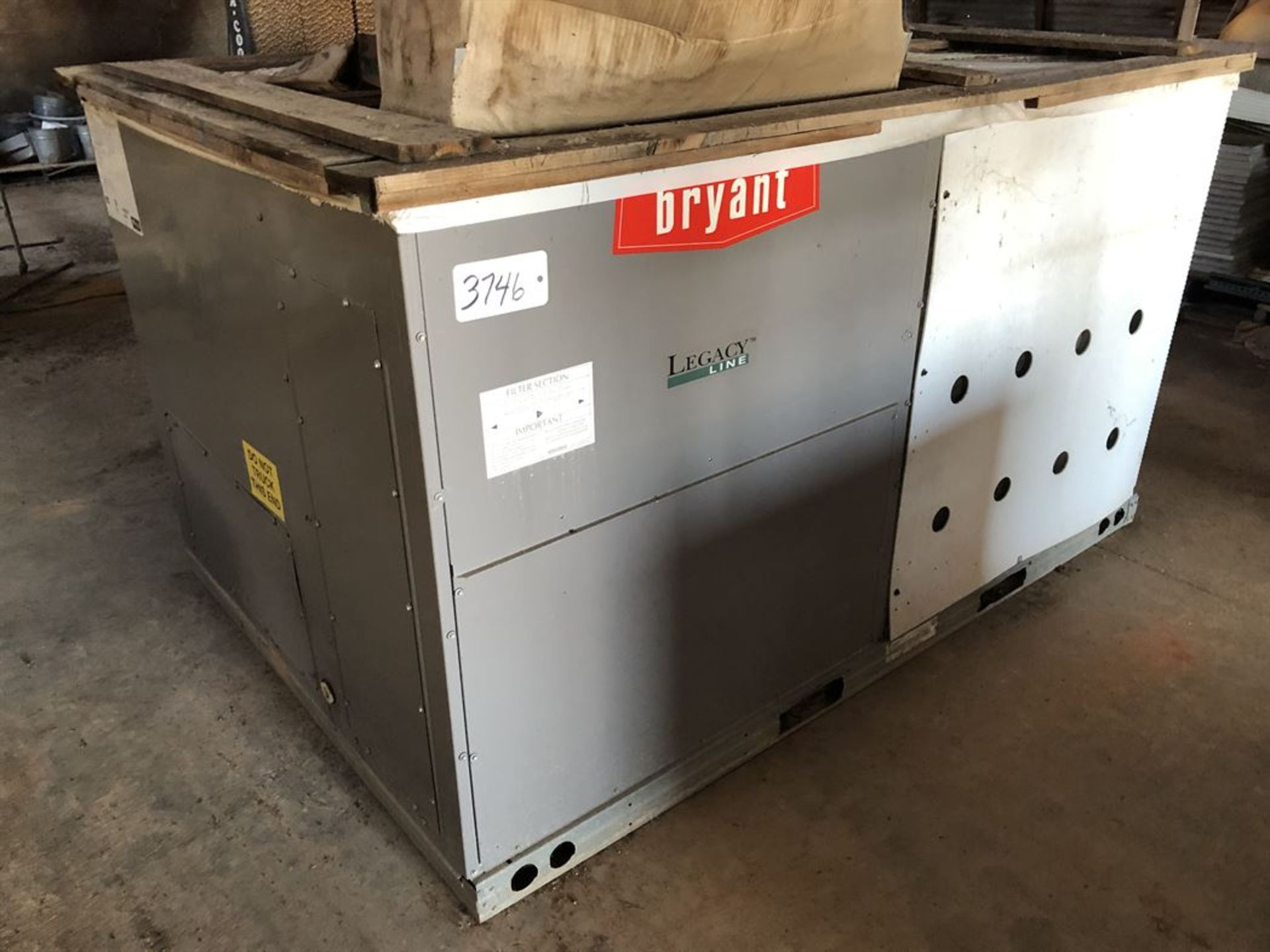 Bryant 558JE12A000A2A0AAA Air Conditioning Unit (Location: By Boneyard)