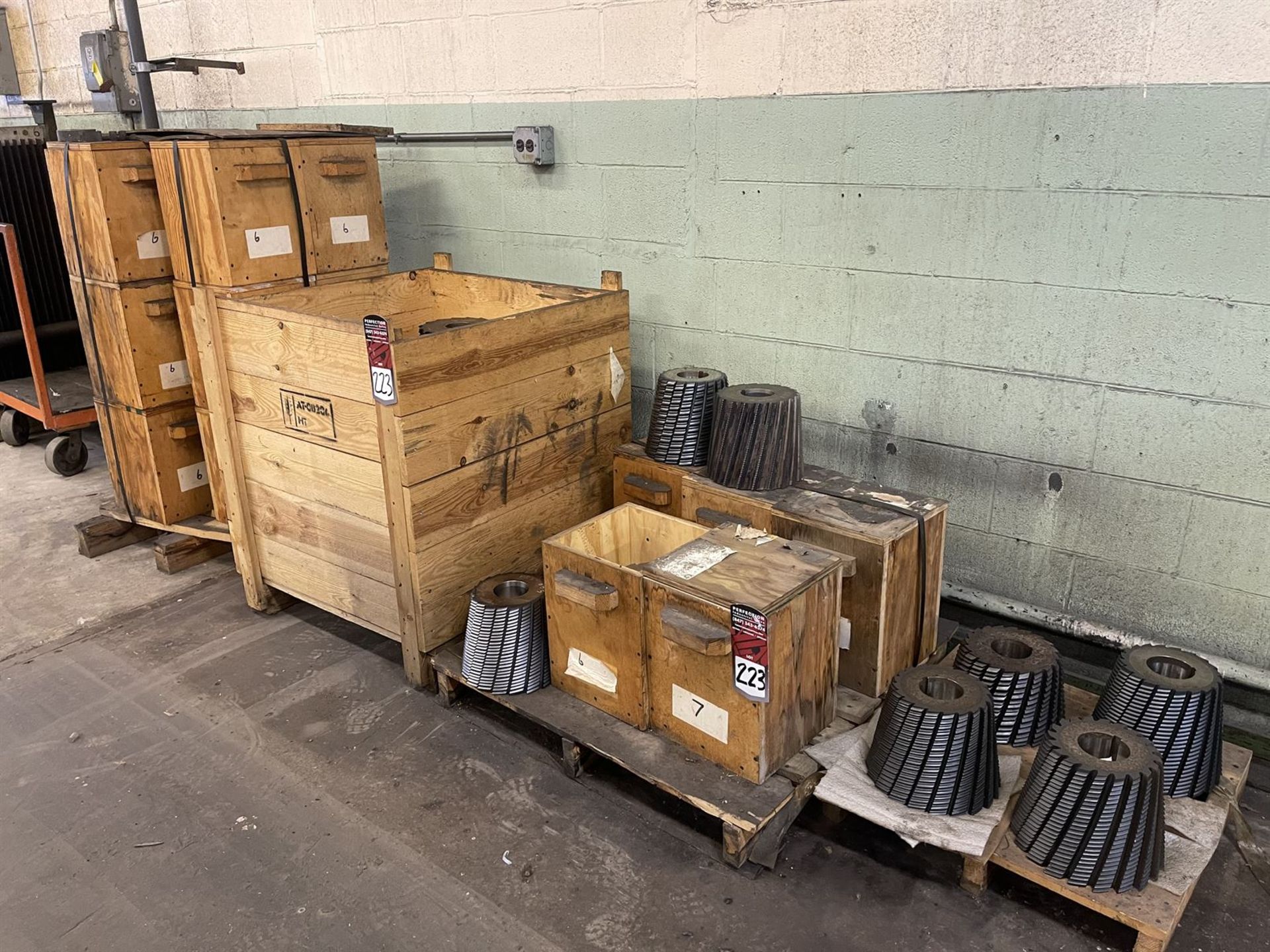 Lot of (4) Pallet of Gear Hobs