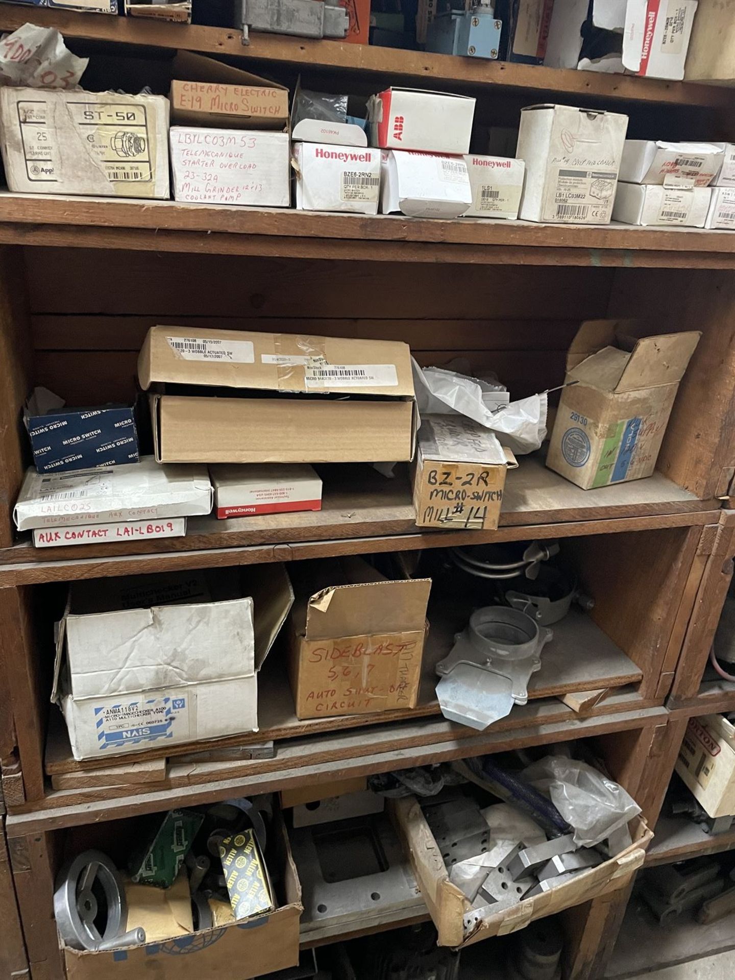 Lot of (4) Shelving Units w/ Assorted dust collector, splitter and miller parts - Image 26 of 30