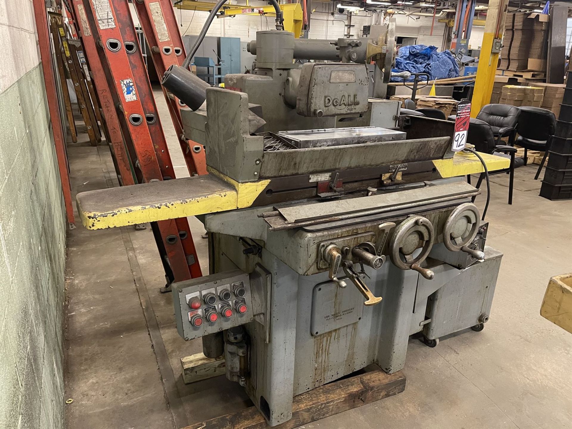 DOALL D618-7 Surface Grinder, s/n 219-75709, 6" x 18" Magnetic Chuck, Power Feed, DoAll Selectron - Image 3 of 7