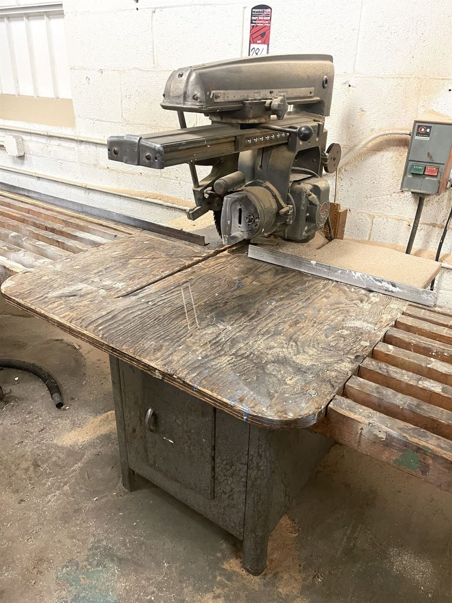 DELTA MILWAUKEE Multiplex 40A Radial Arm Saw