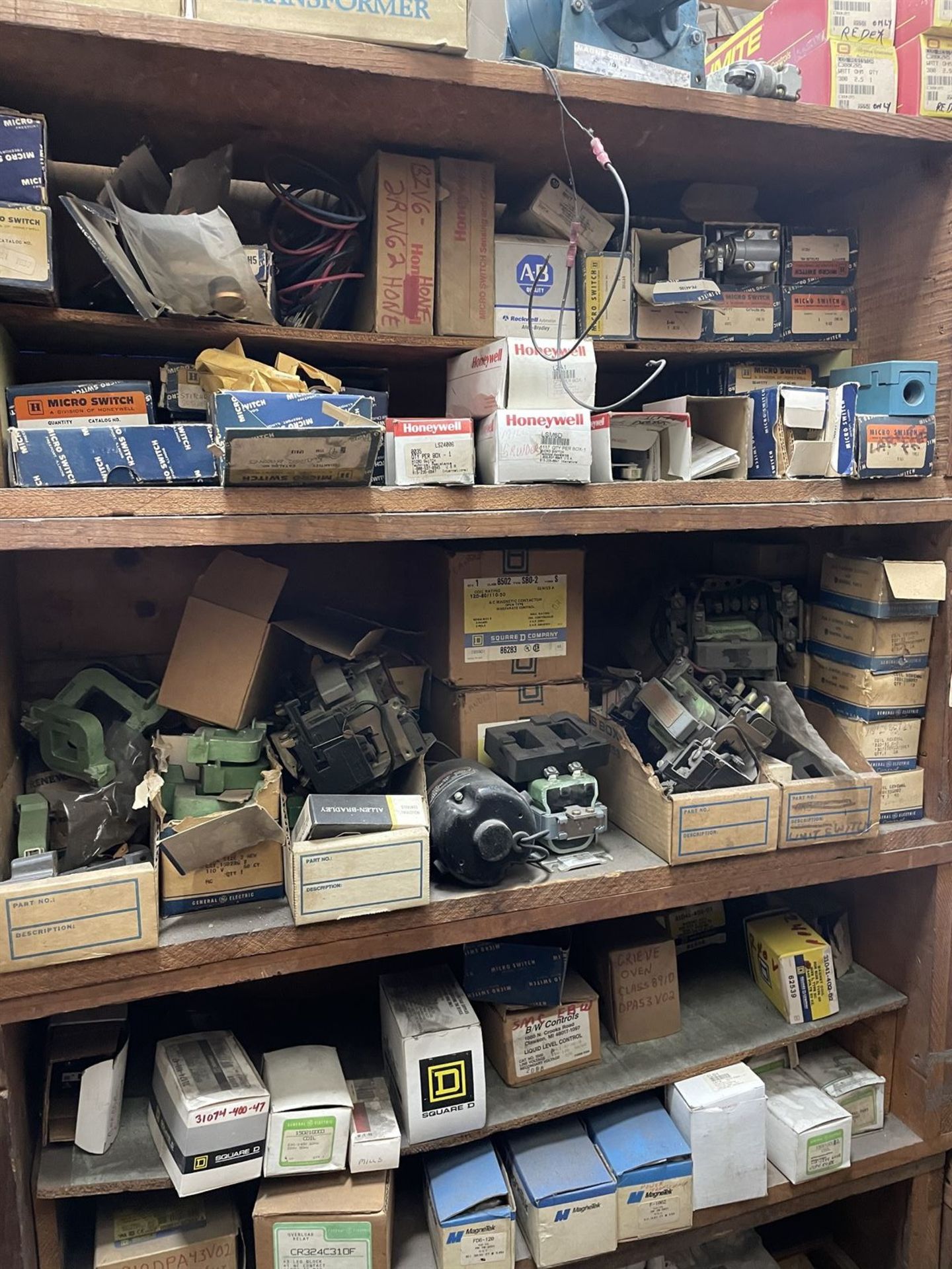 Lot of (4) Shelving Units w/ Assorted dust collector, splitter and miller parts - Image 24 of 30