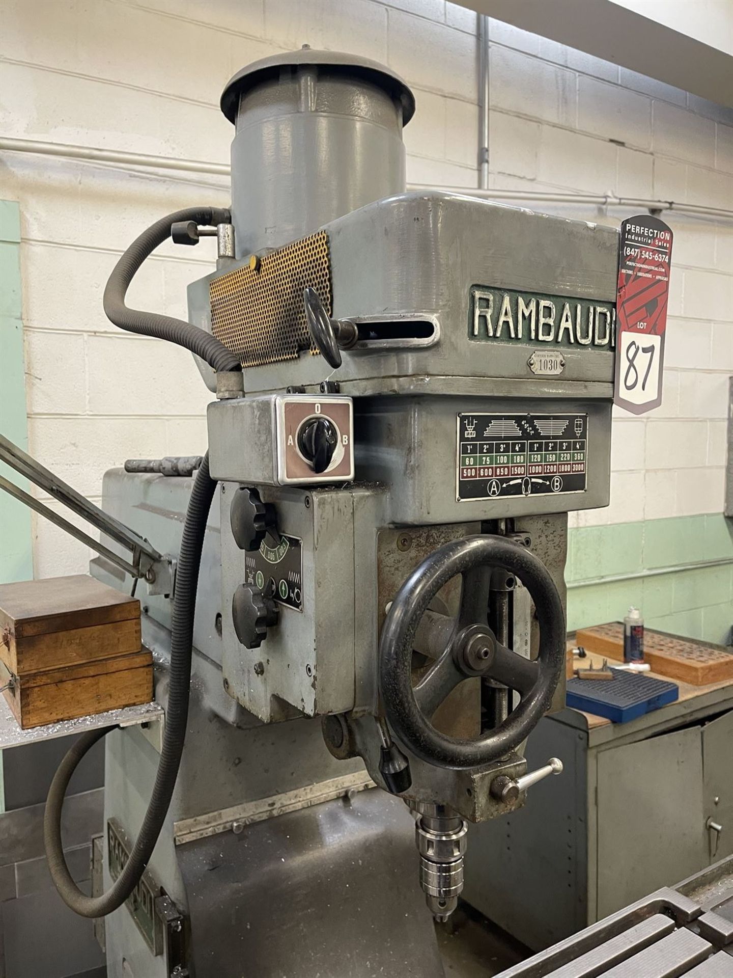 RAMBAUDI V3 Milling Machine, s/n na, 12" x 42" Table, 60-3000 RPM, Spindle Speed, Power Feed, - Image 4 of 7